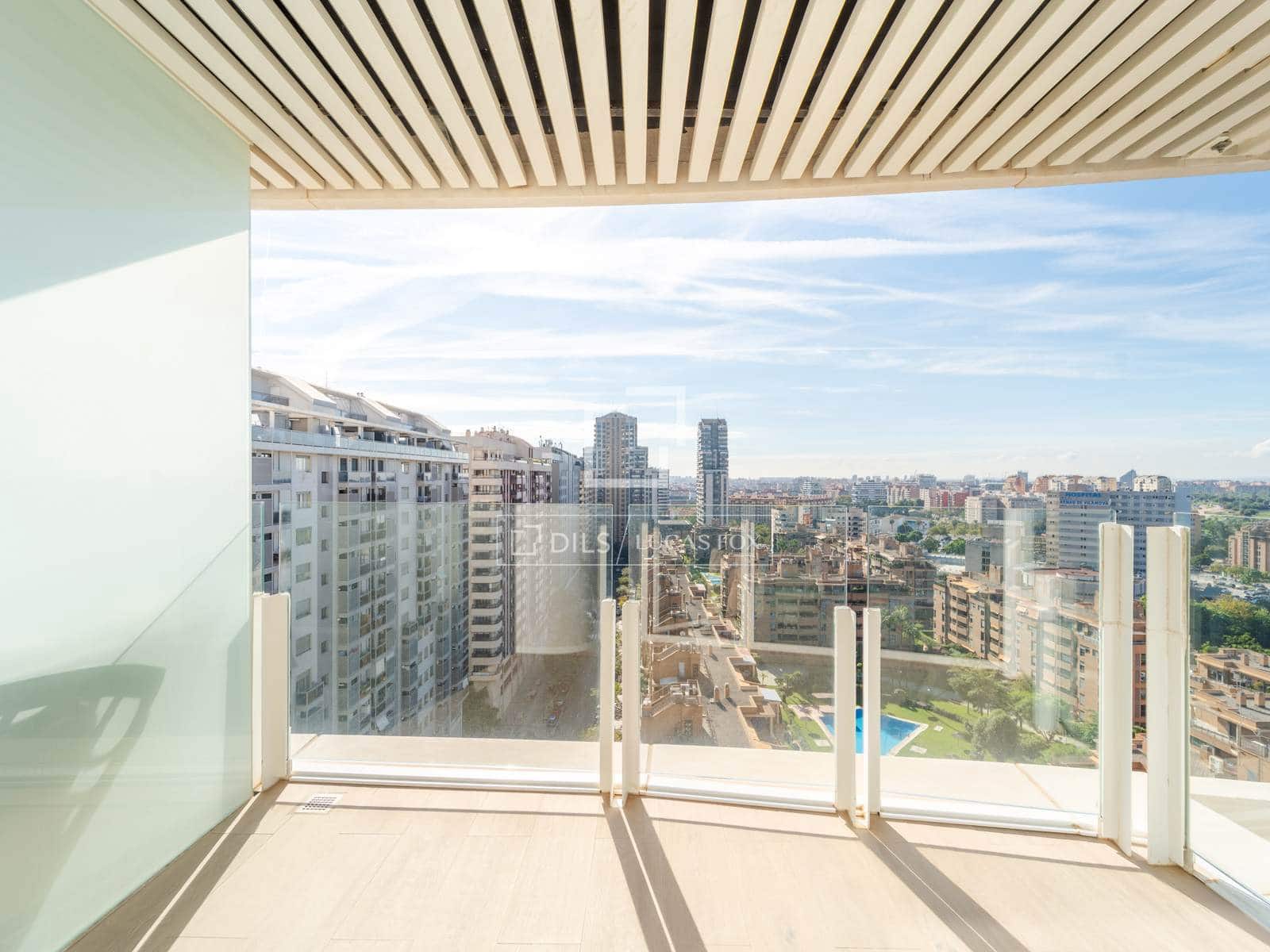 Ático de 3 habitaciones en València ciudad en venta con piscina garaje - 1.650.000 € (Ref: 10168812)