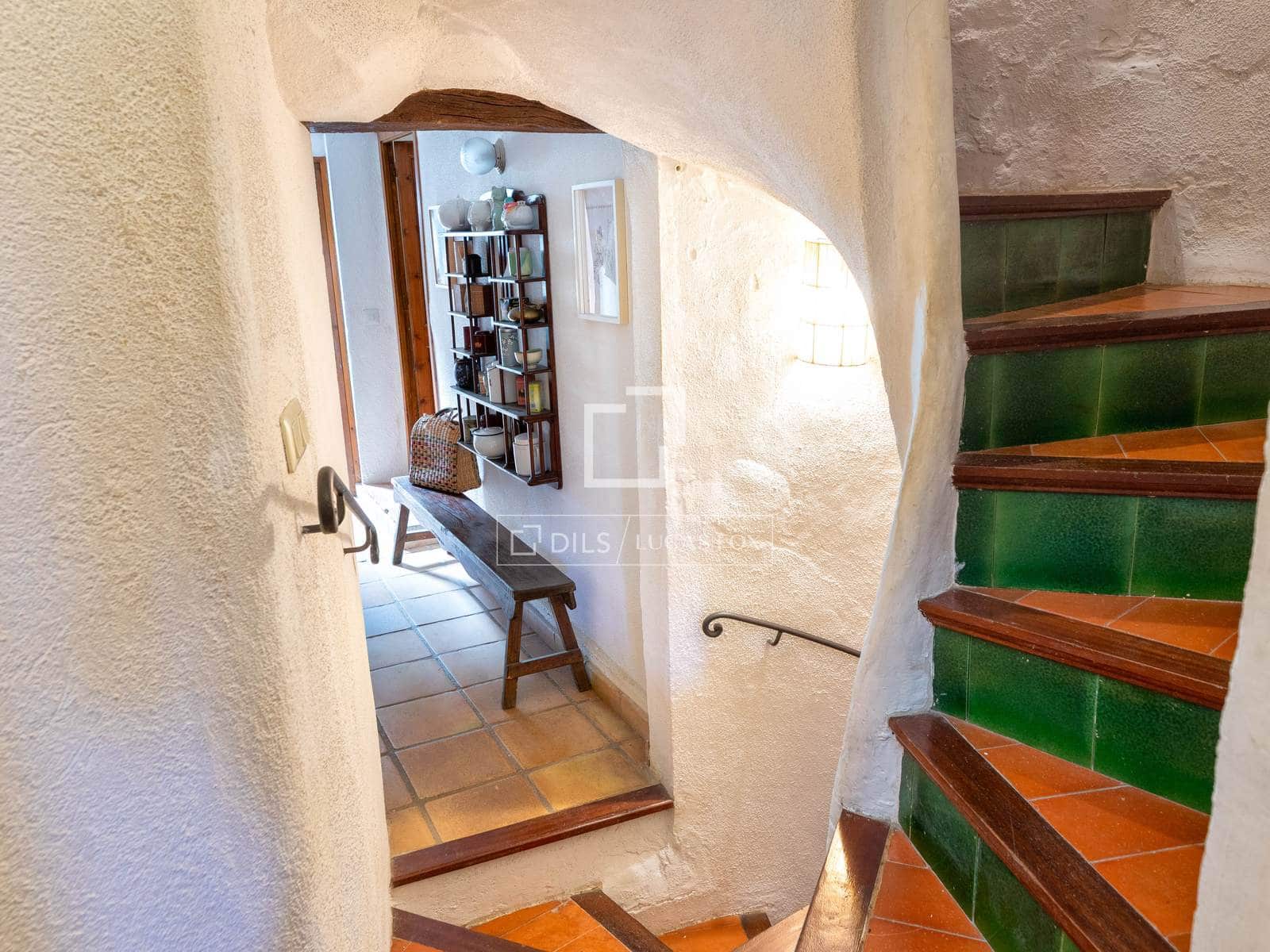 5 bedroom Villa for sale in Crespia - € 725,000 (Ref: 10169156)