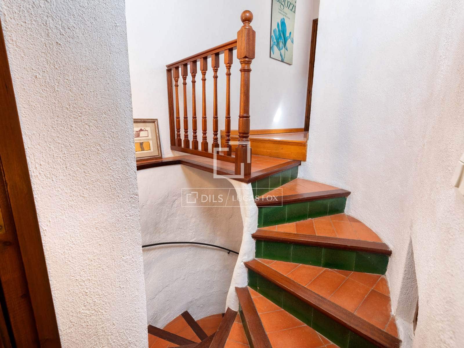 5 bedroom Villa for sale in Crespia - € 725,000 (Ref: 10169156)