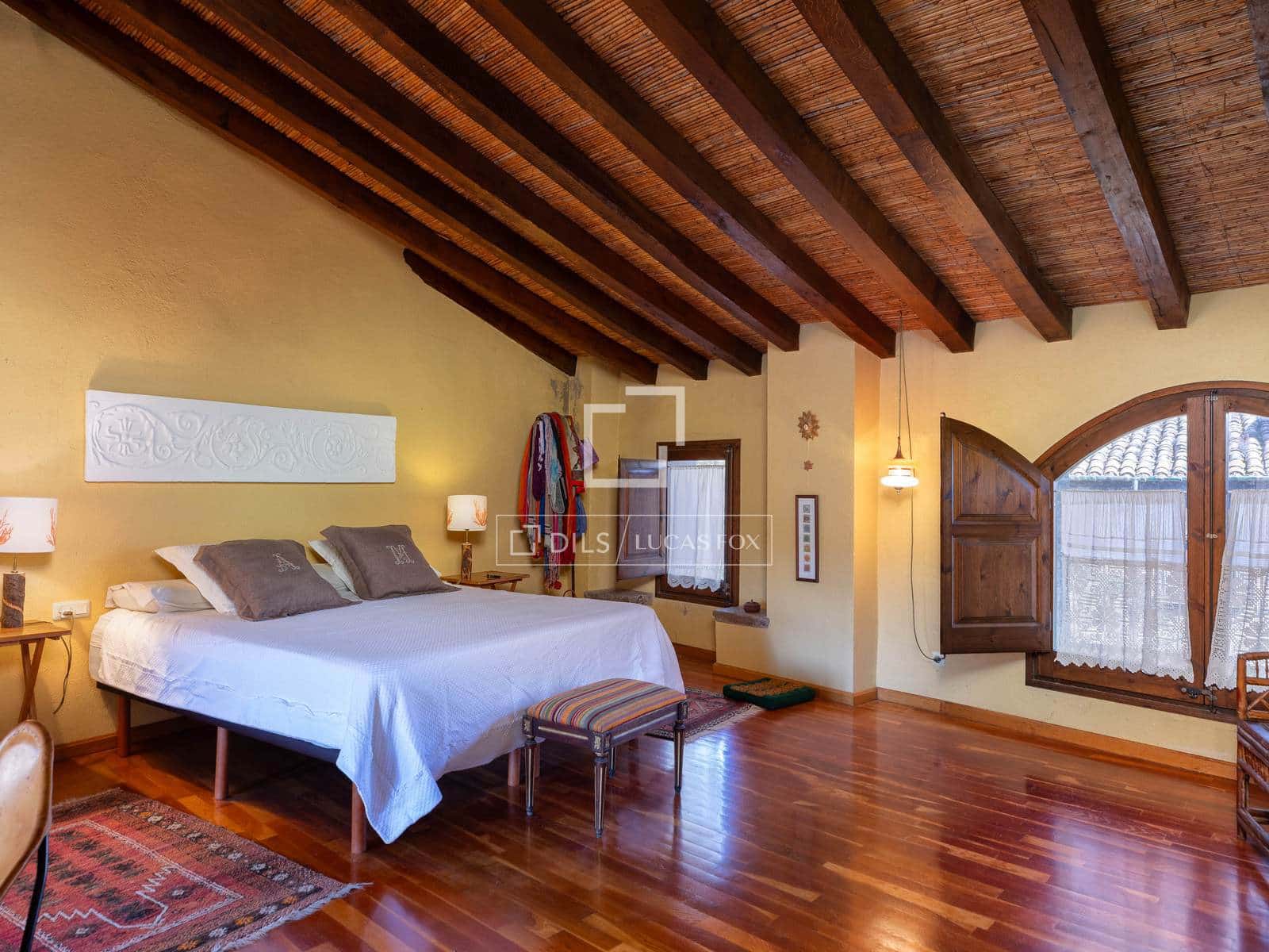 5 bedroom Villa for sale in Crespia - € 725,000 (Ref: 10169156)
