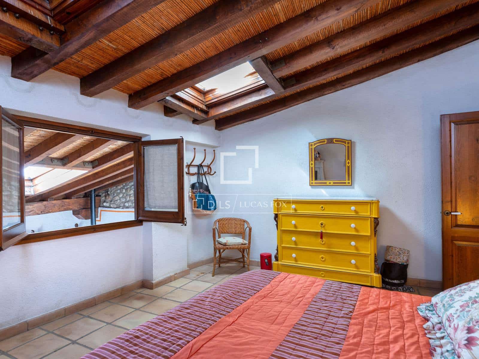 5 bedroom Villa for sale in Crespia - € 725,000 (Ref: 10169156)