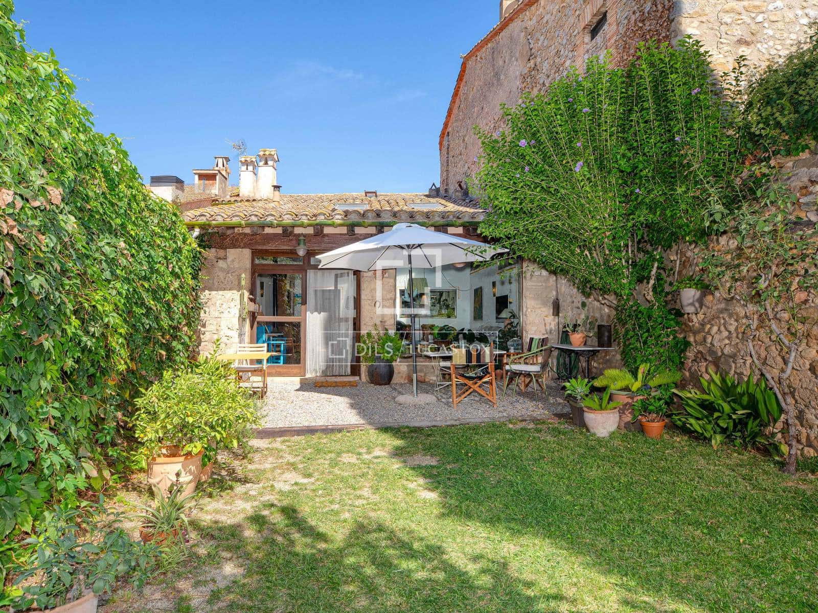 5 bedroom Villa for sale in Crespia - € 725,000 (Ref: 10169156)