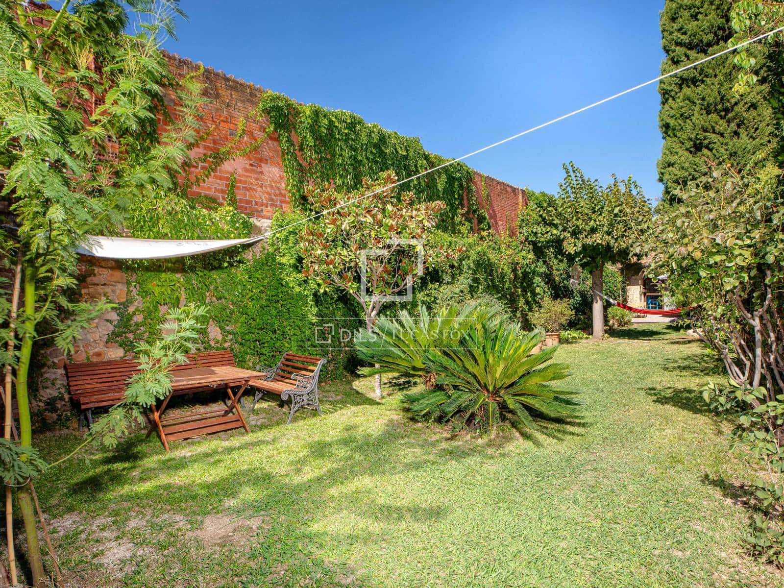 5 bedroom Villa for sale in Crespia - € 725,000 (Ref: 10169156)