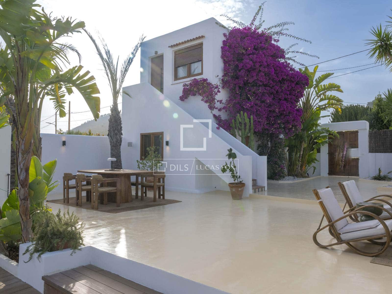 4 bedroom Villa for sale in San Jose / Sant Josep de Sa Talaia with pool garage - € 1,980,000 (Ref: 10169157)