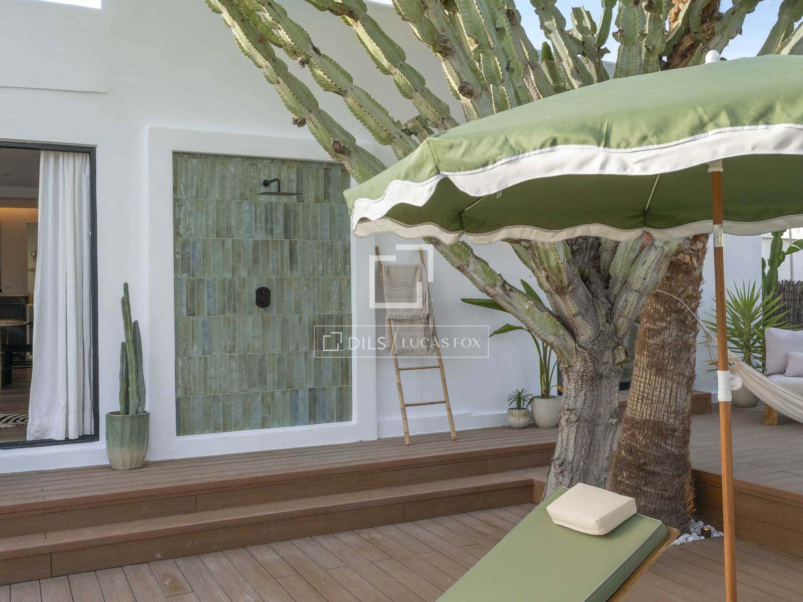 4 bedroom Villa for sale in San Jose / Sant Josep de Sa Talaia with pool garage - € 1,980,000 (Ref: 10169157)