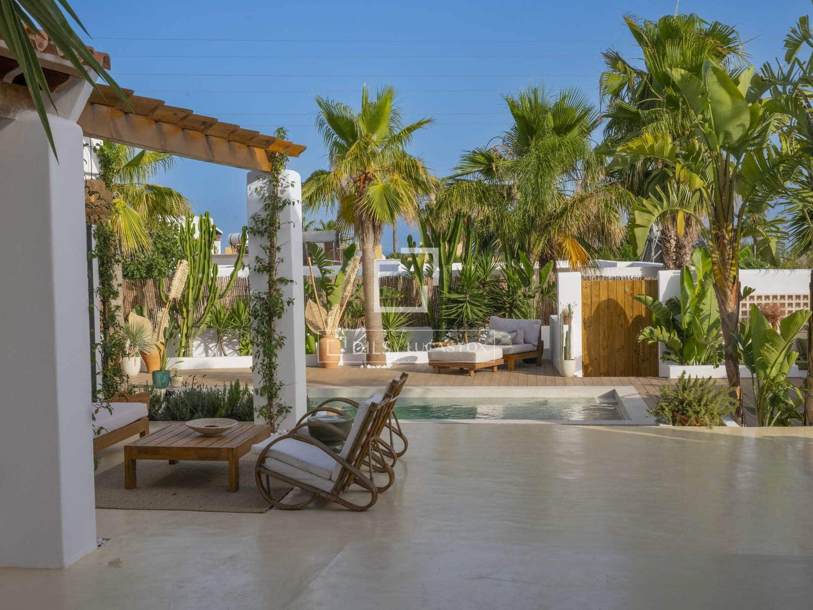 4 bedroom Villa for sale in San Jose / Sant Josep de Sa Talaia with pool garage - € 1,980,000 (Ref: 10169157)