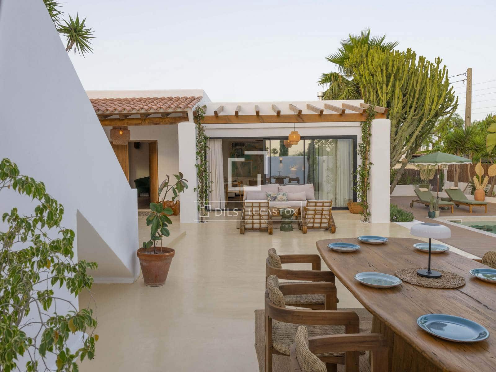 4 bedroom Villa for sale in San Jose / Sant Josep de Sa Talaia with pool garage - € 1,980,000 (Ref: 10169157)