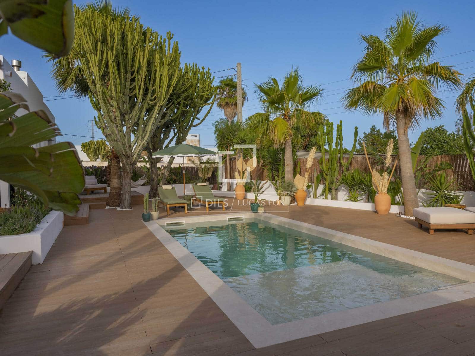 4 bedroom Villa for sale in San Jose / Sant Josep de Sa Talaia with pool garage - € 1,980,000 (Ref: 10169157)