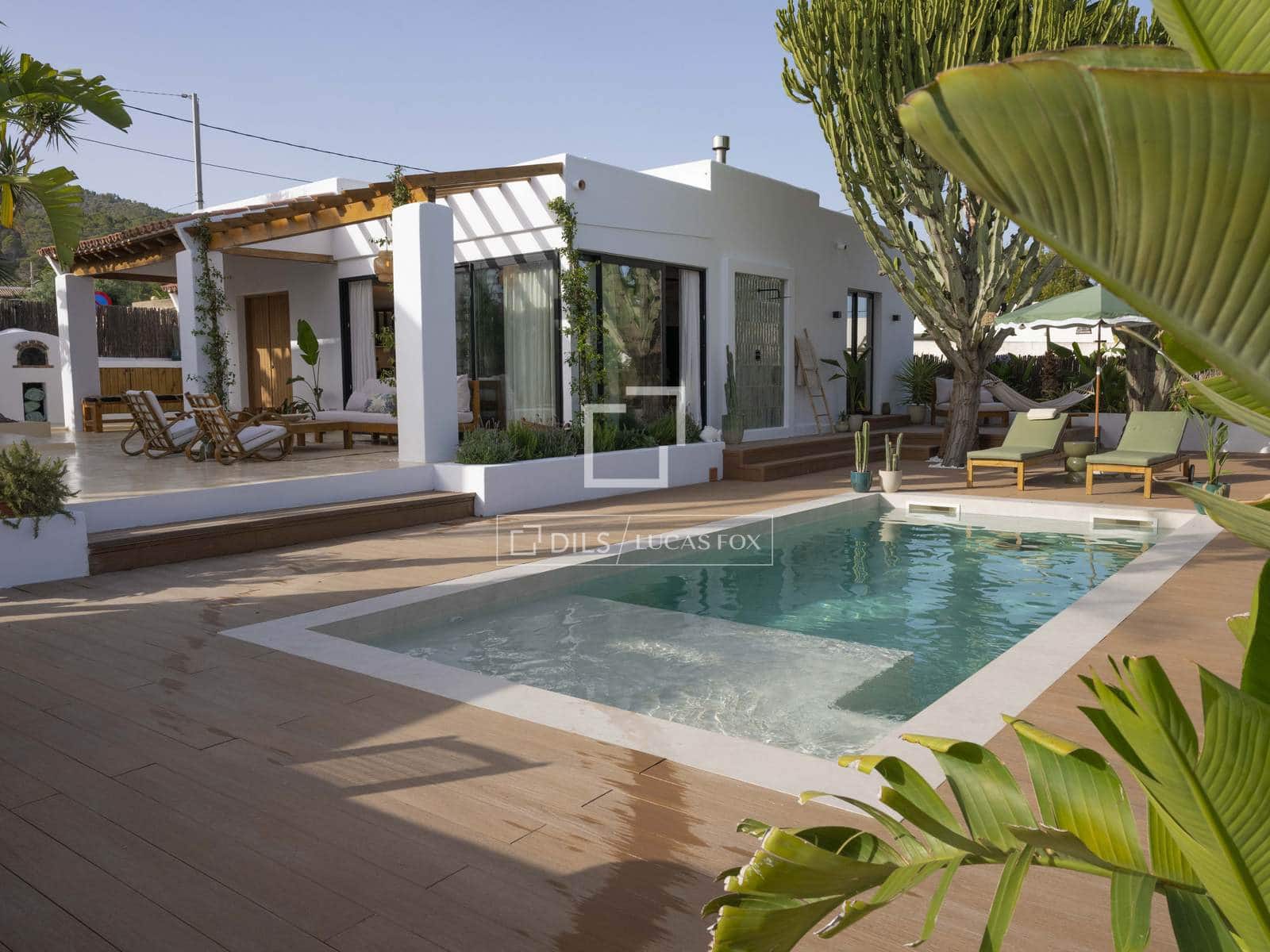 4 bedroom Villa for sale in San Jose / Sant Josep de Sa Talaia with pool garage - € 1,980,000 (Ref: 10169157)