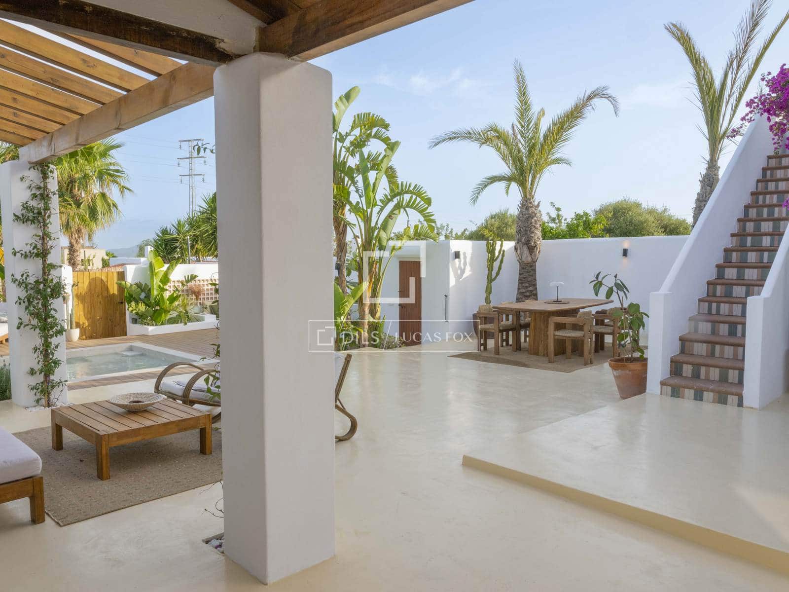 4 bedroom Villa for sale in San Jose / Sant Josep de Sa Talaia with pool garage - € 1,980,000 (Ref: 10169157)