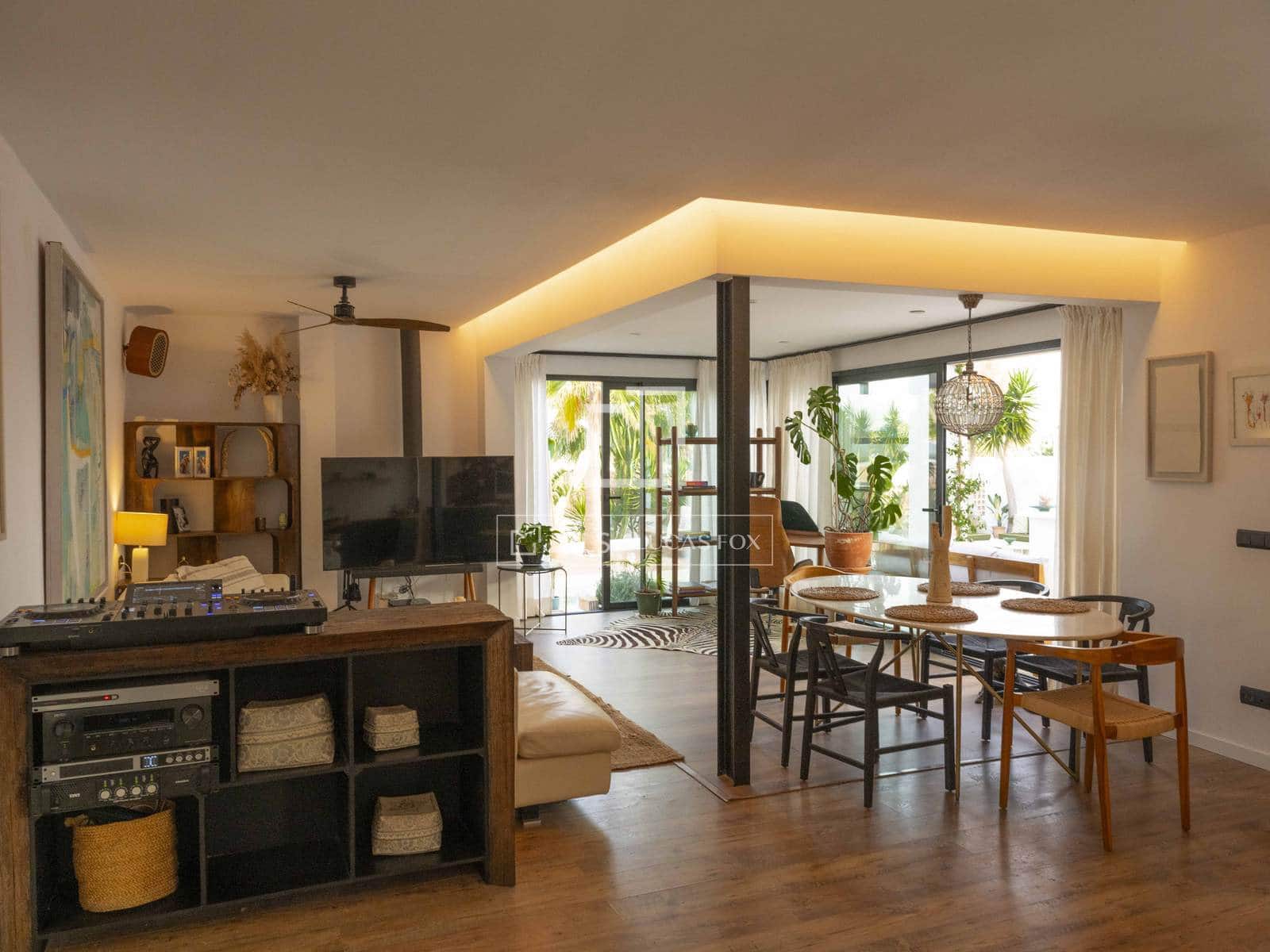 4 bedroom Villa for sale in San Jose / Sant Josep de Sa Talaia with pool garage - € 1,980,000 (Ref: 10169157)