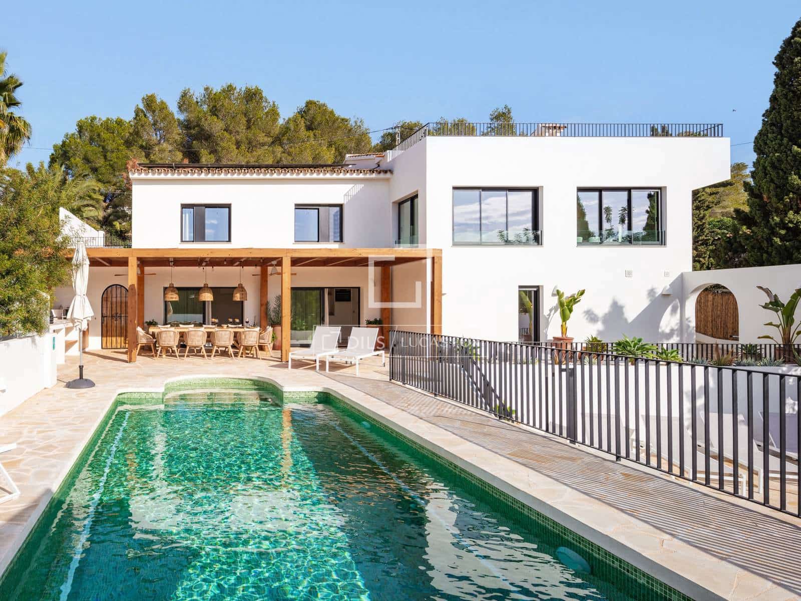 5 slaapkamer Villa te koop in Teulada met zwembad garage - € 1.650.000 (Ref: 10170183)