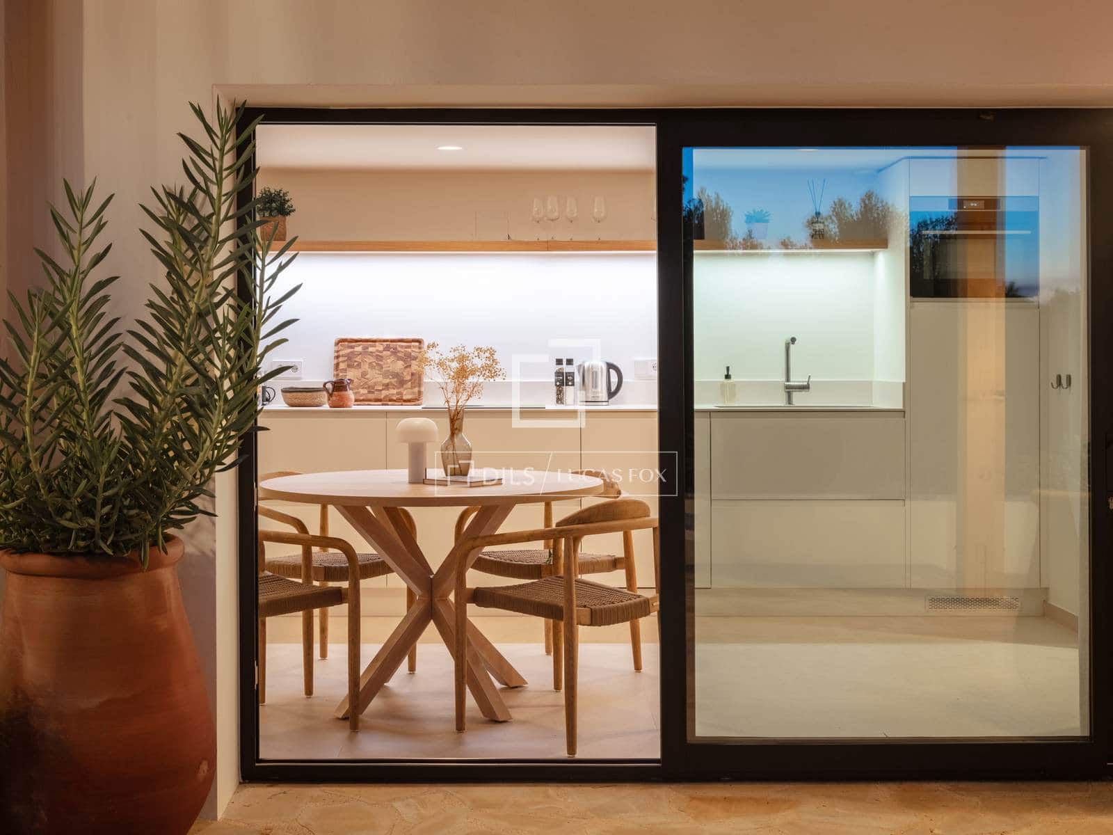 5 slaapkamer Villa te koop in Teulada met zwembad garage - € 1.650.000 (Ref: 10170183)