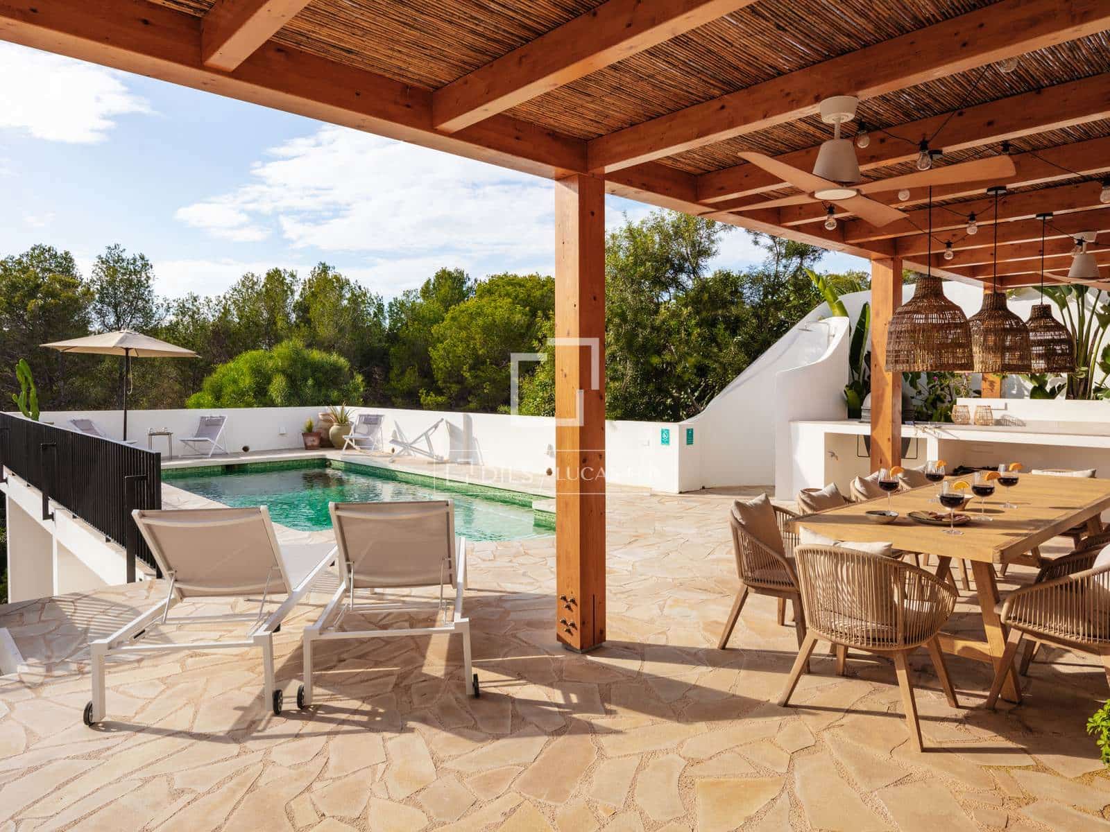 5 slaapkamer Villa te koop in Teulada met zwembad garage - € 1.650.000 (Ref: 10170183)