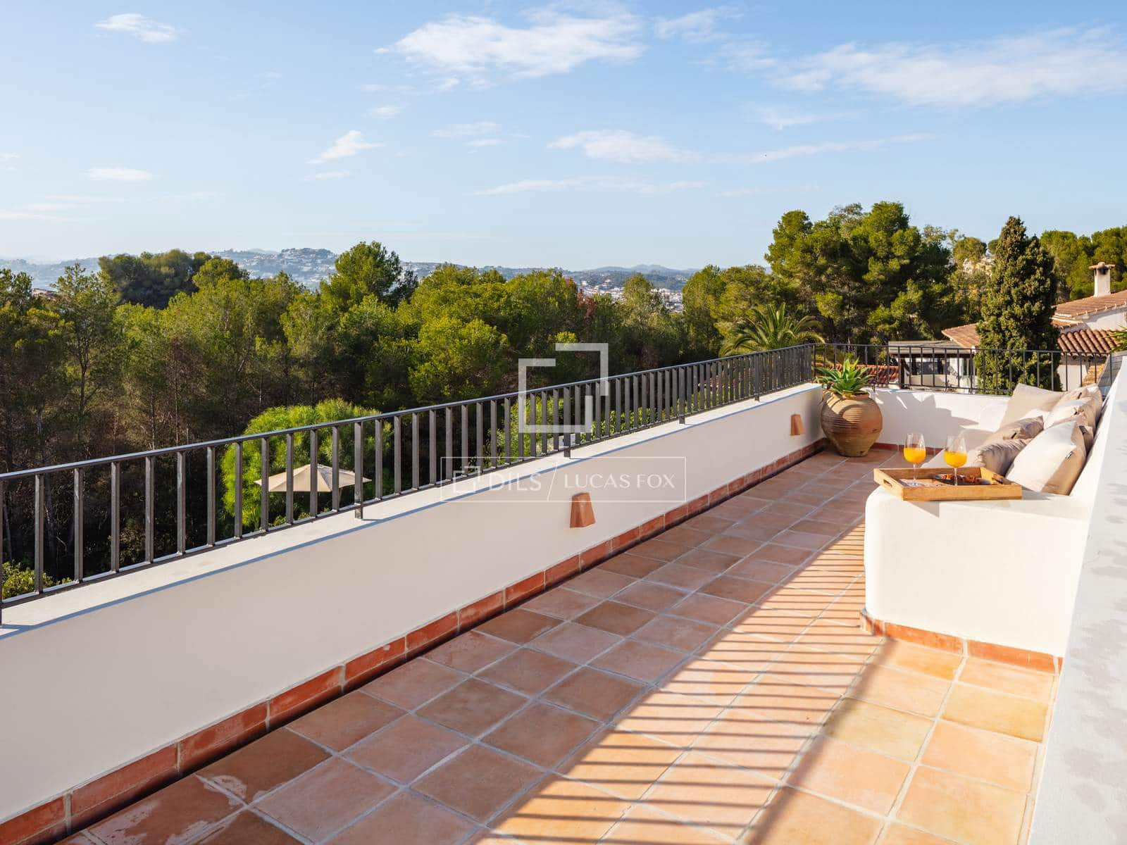 5 slaapkamer Villa te koop in Teulada met zwembad garage - € 1.650.000 (Ref: 10170183)