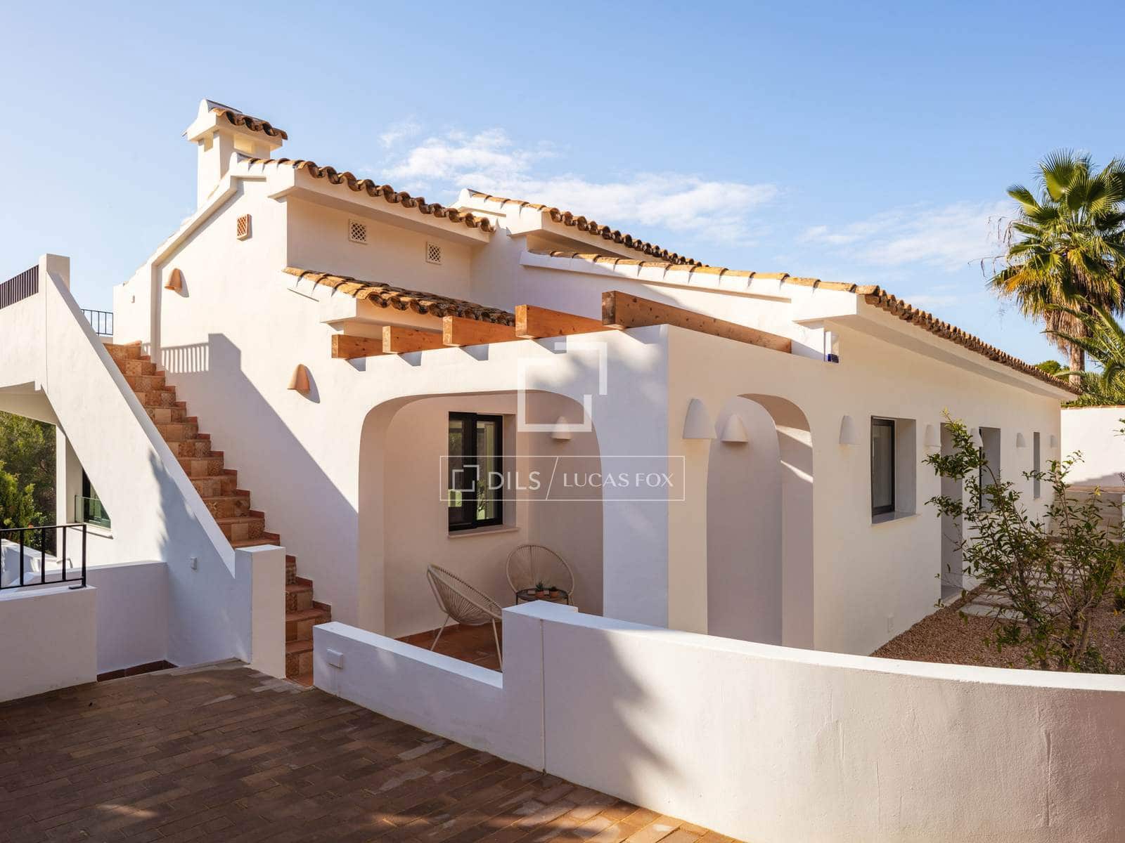 5 slaapkamer Villa te koop in Teulada met zwembad garage - € 1.650.000 (Ref: 10170183)