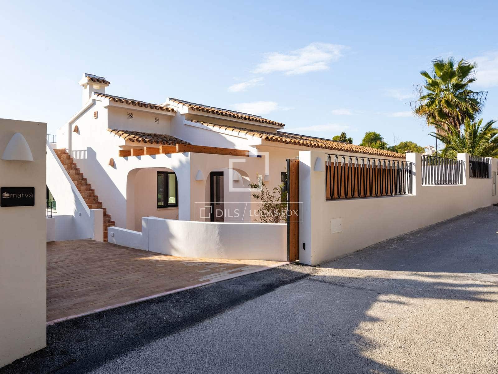 5 slaapkamer Villa te koop in Teulada met zwembad garage - € 1.650.000 (Ref: 10170183)