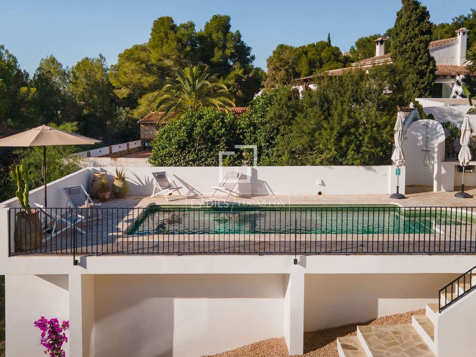 5 slaapkamer Villa te koop in Teulada met zwembad garage - € 1.650.000 (Ref: 10170183)
