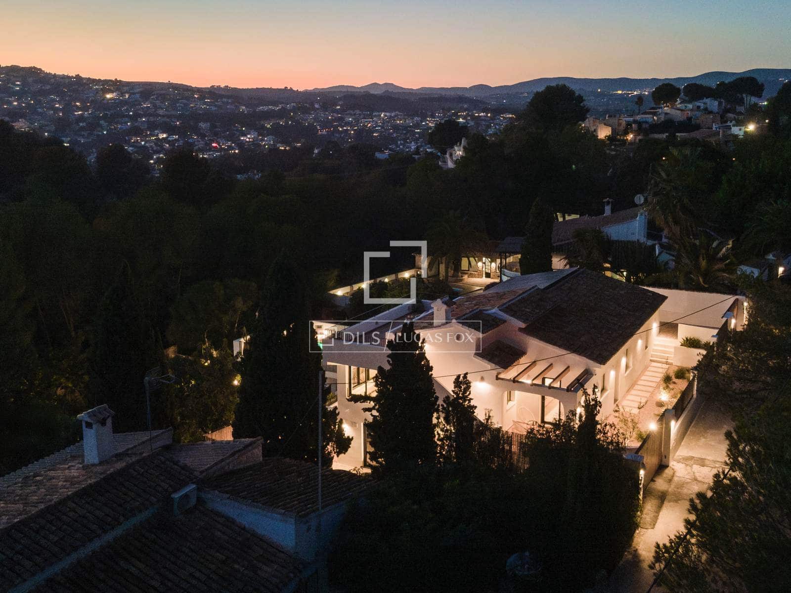 5 slaapkamer Villa te koop in Teulada met zwembad garage - € 1.650.000 (Ref: 10170183)