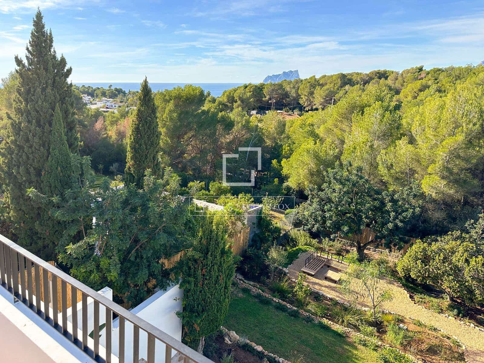 5 slaapkamer Villa te koop in Teulada met zwembad garage - € 1.650.000 (Ref: 10170183)