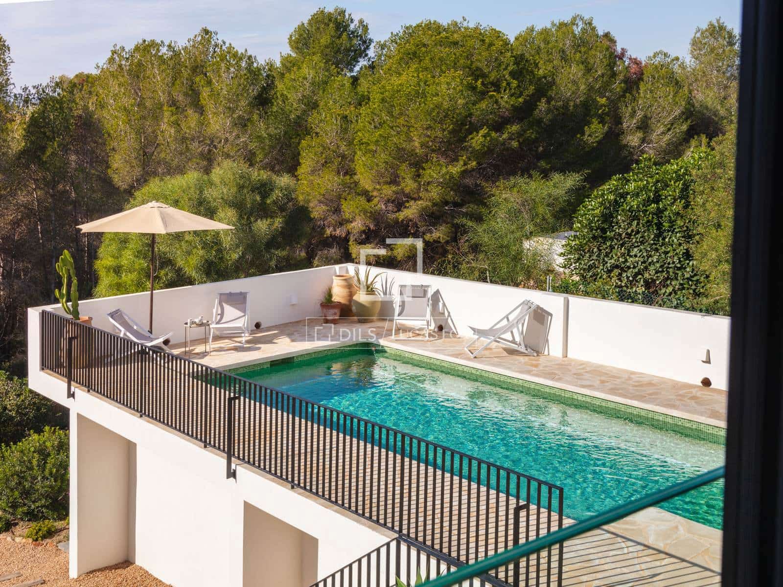 5 slaapkamer Villa te koop in Teulada met zwembad garage - € 1.650.000 (Ref: 10170183)
