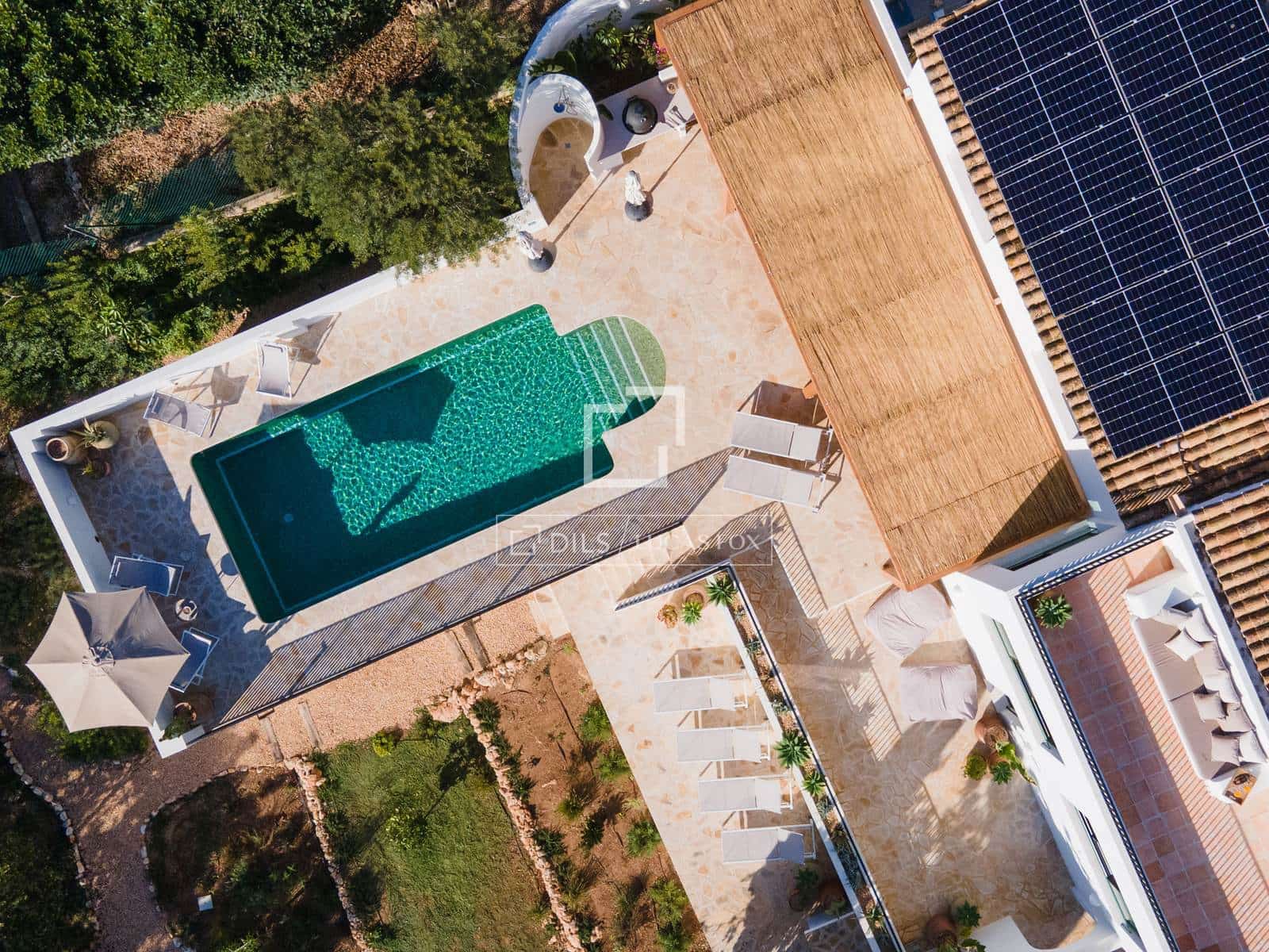 5 slaapkamer Villa te koop in Teulada met zwembad garage - € 1.650.000 (Ref: 10170183)