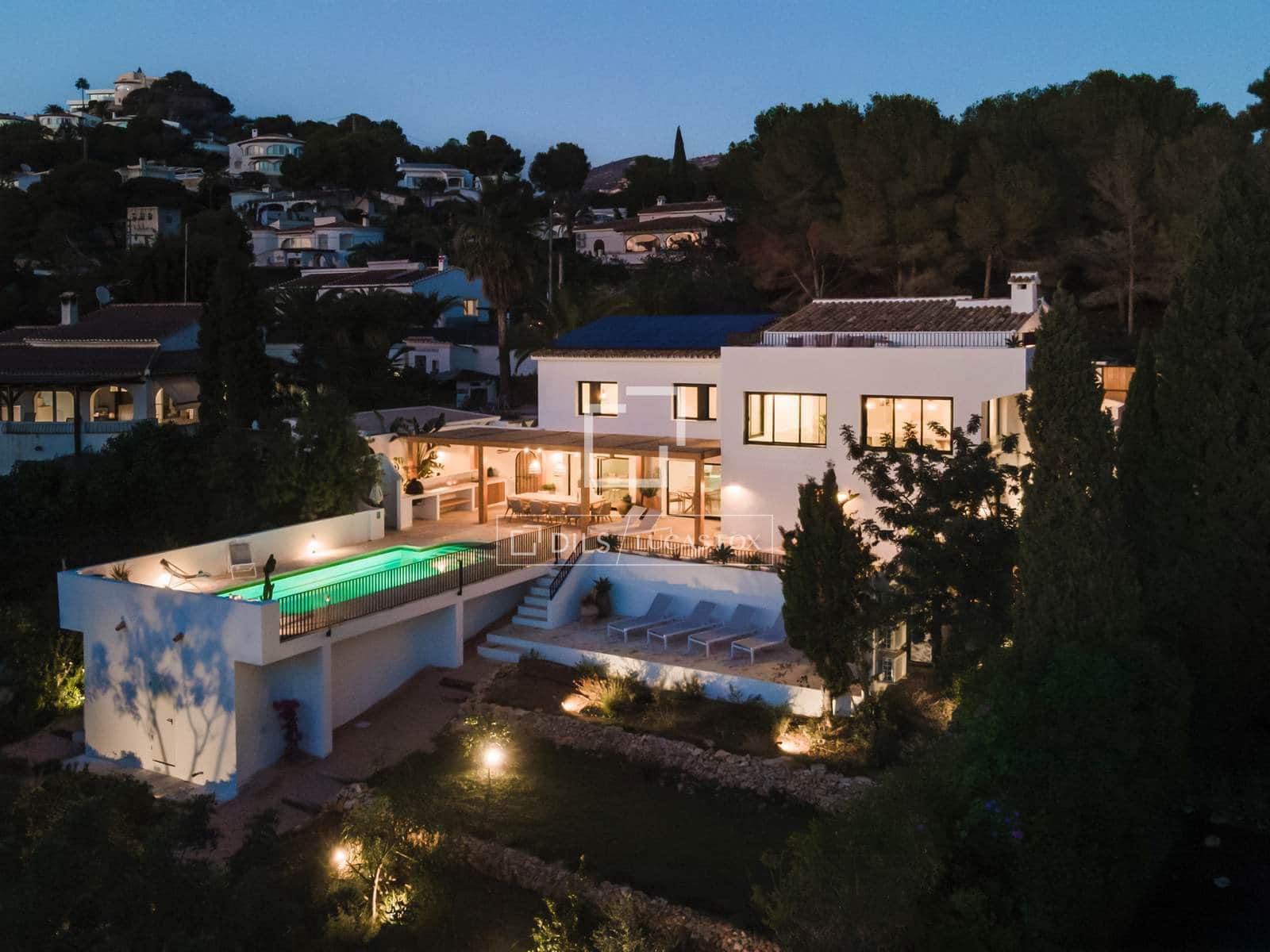 5 slaapkamer Villa te koop in Teulada met zwembad garage - € 1.650.000 (Ref: 10170183)