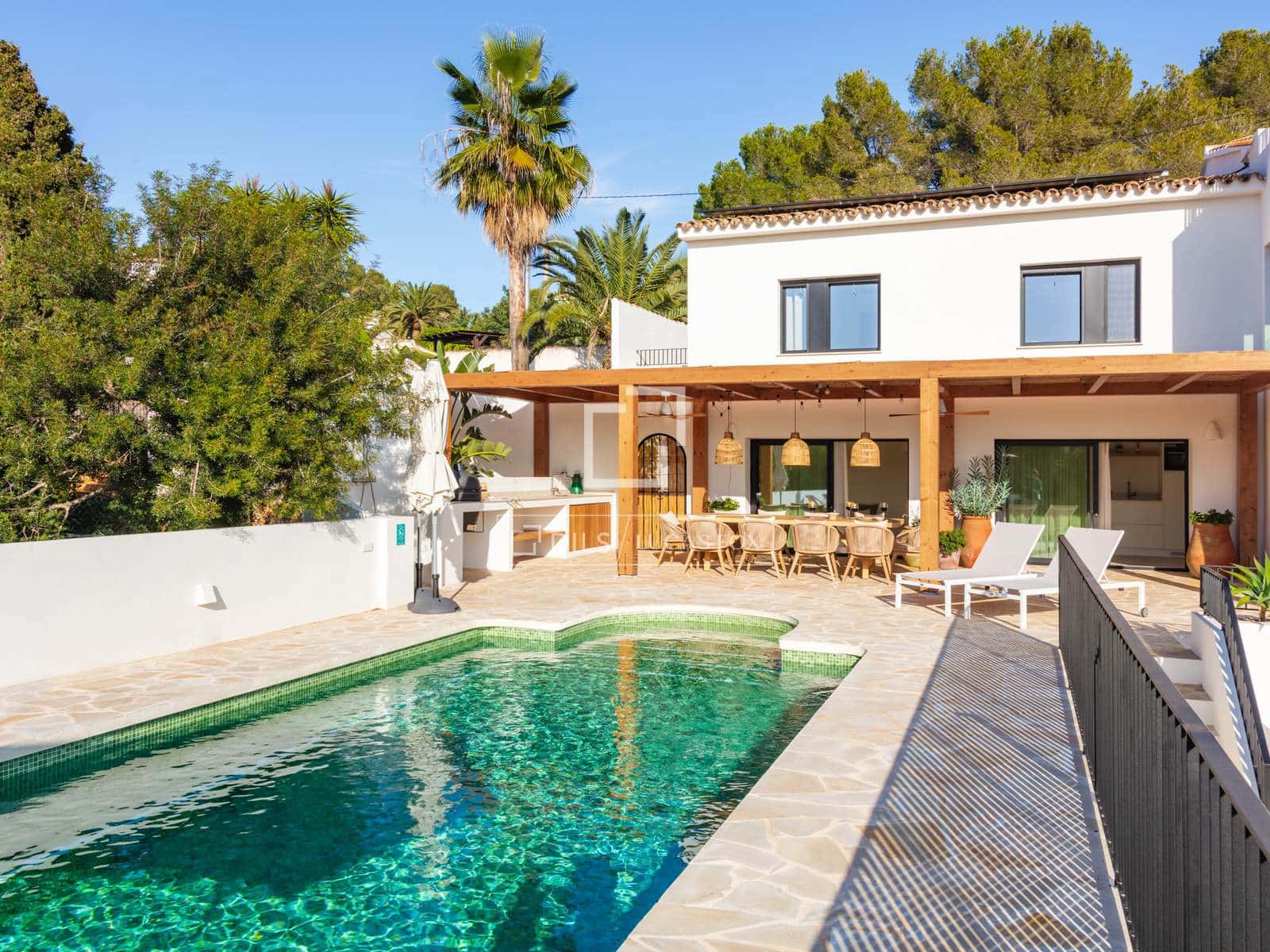 5 slaapkamer Villa te koop in Teulada met zwembad garage - € 1.650.000 (Ref: 10170183)