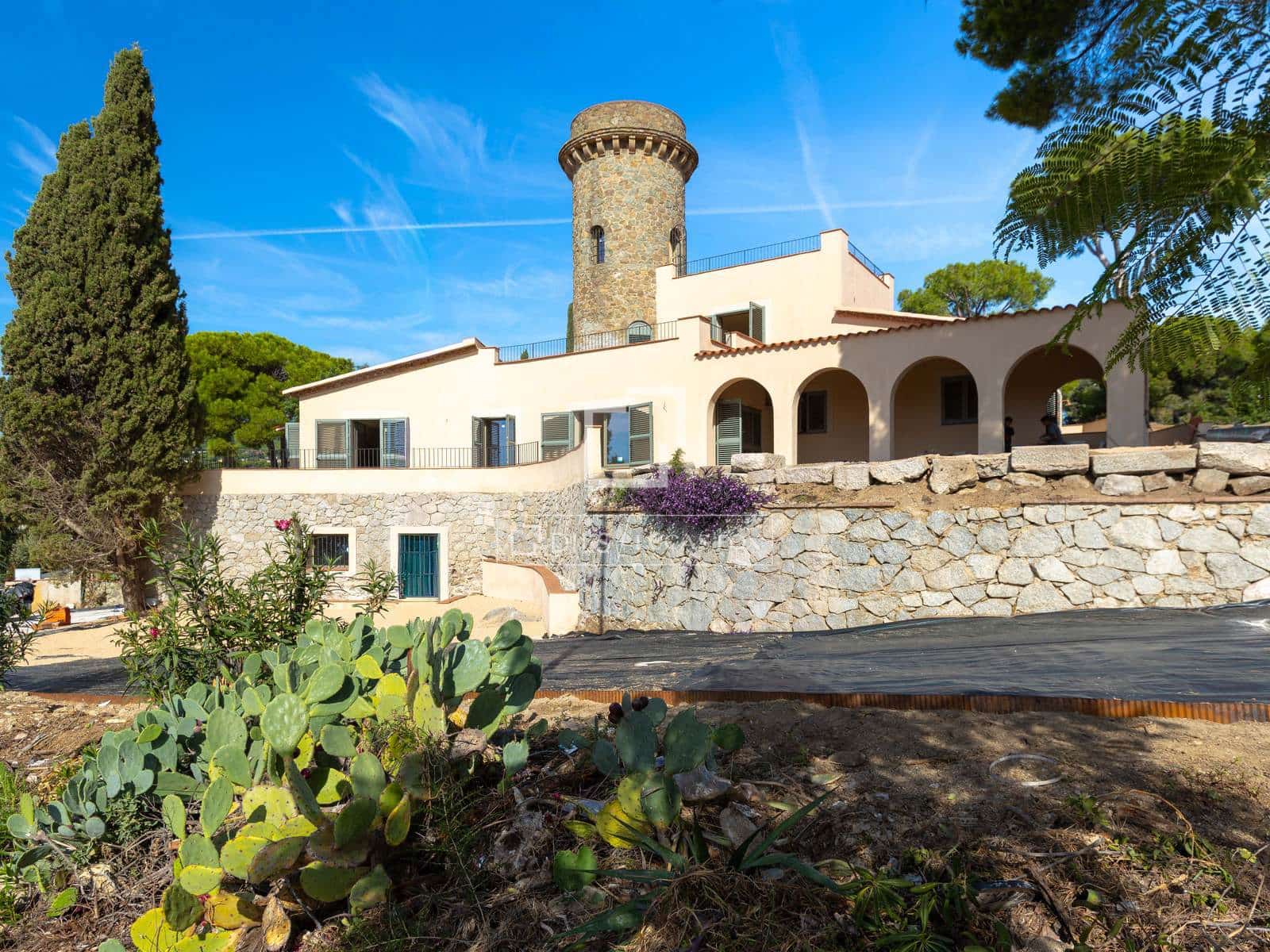 6 chambre Villa/Maison à vendre à Arenys de Mar avec piscine garage - 2 200 000 € (Ref: 10172232)