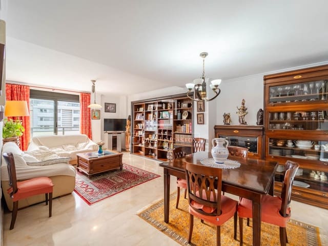 Apartamento de 2 habitaciones en València ciudad en venta con garaje - 550.000 € (Ref: 10172833)