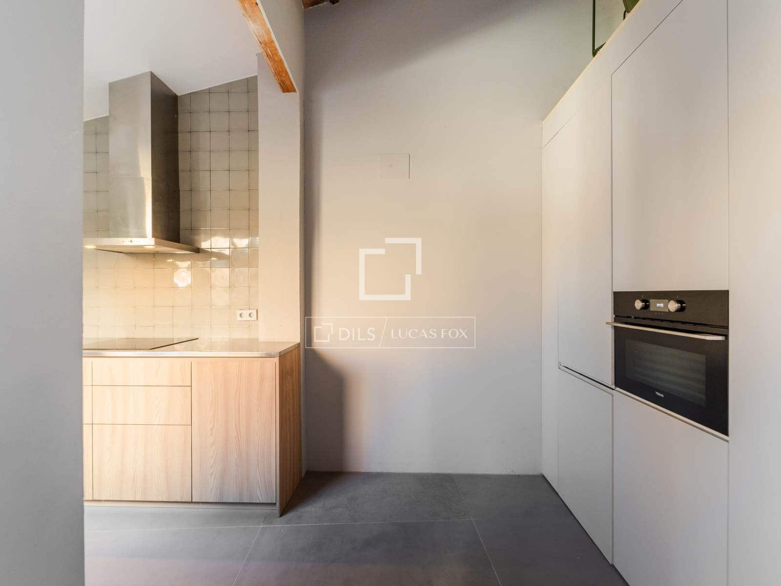 2 slaapkamer Appartement te huur in Valencia stad - € 2.300 (Ref: 10172916)
