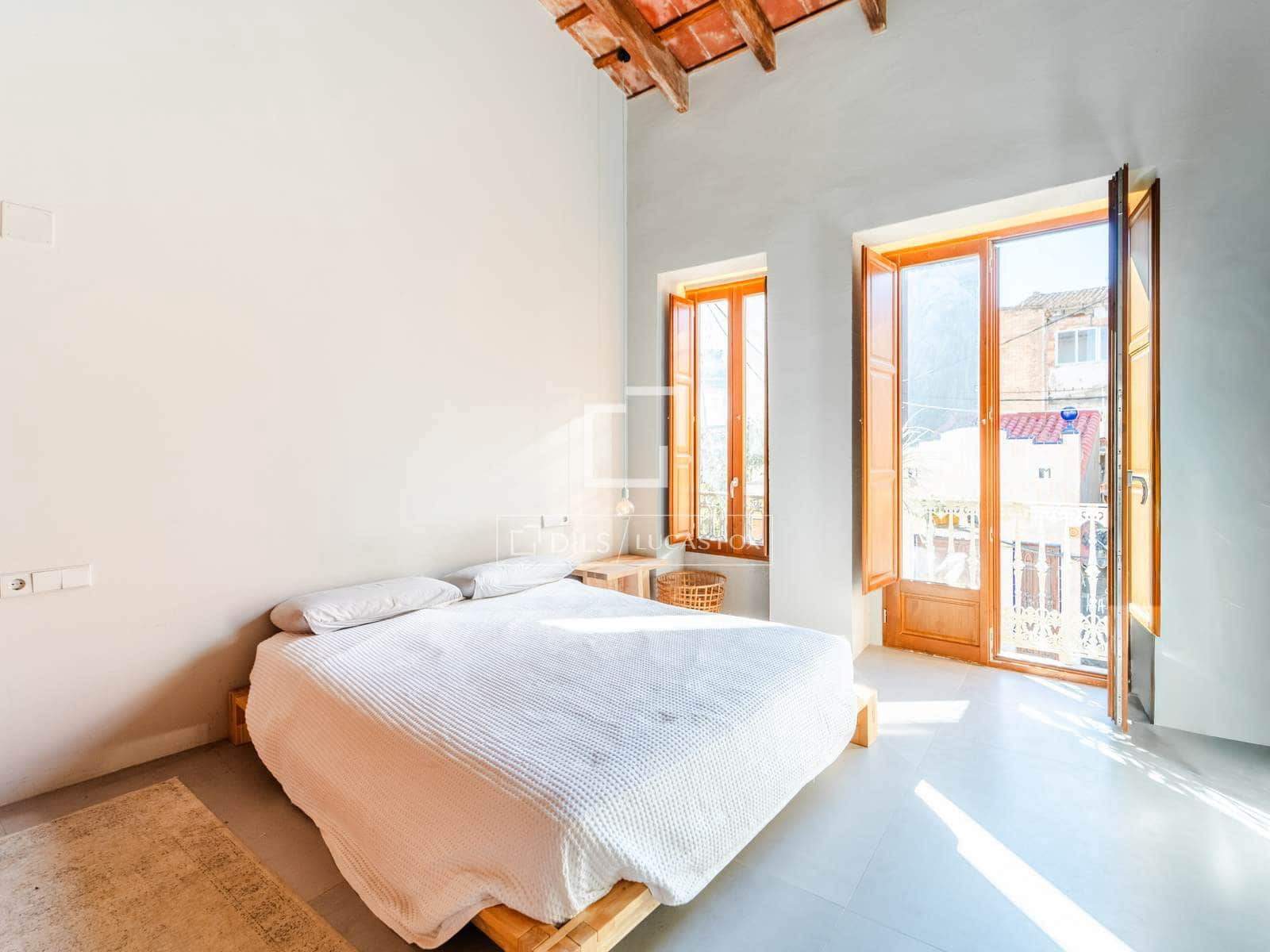 2 slaapkamer Appartement te huur in Valencia stad - € 2.300 (Ref: 10172916)