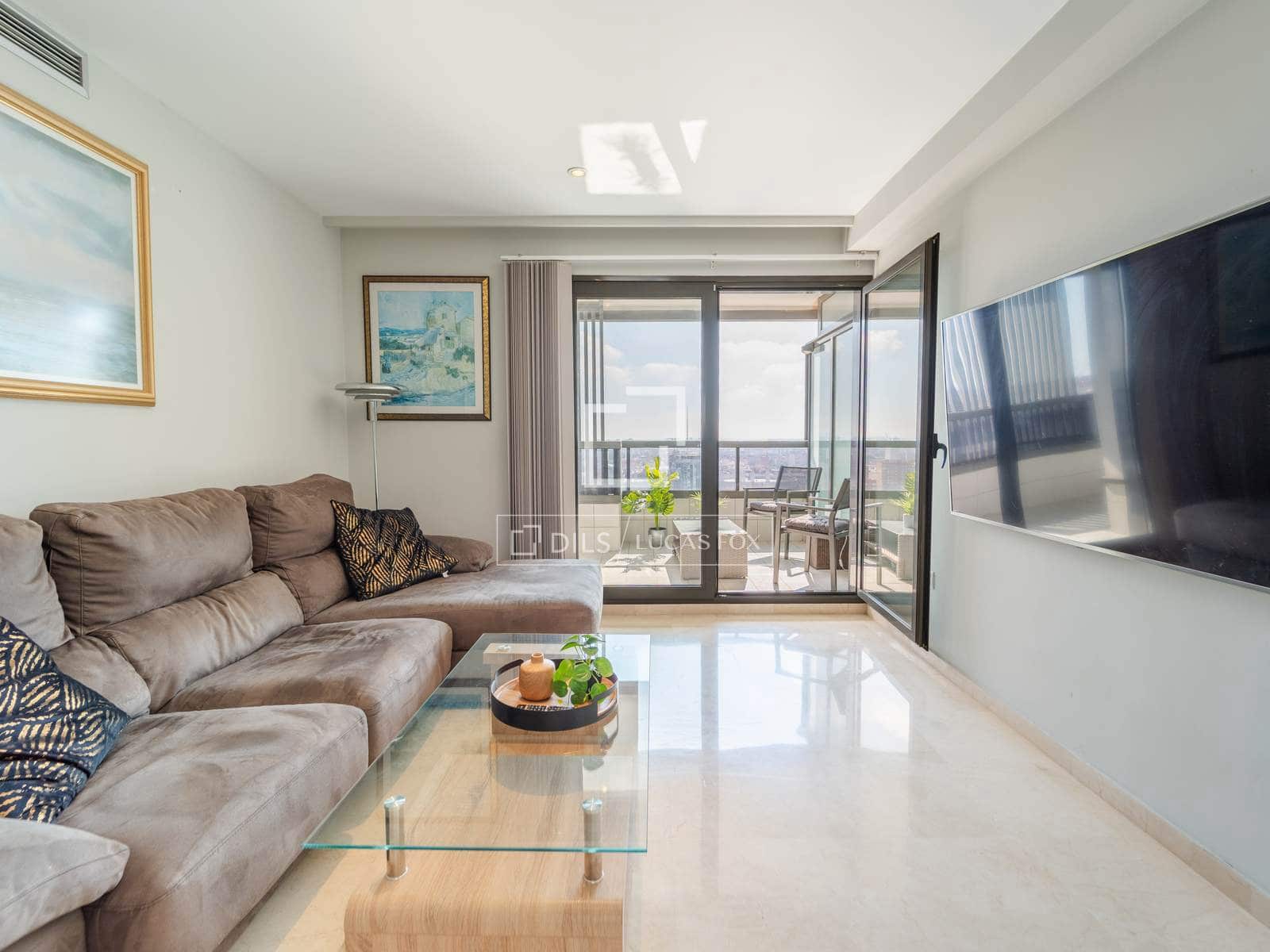 3 slaapkamer Appartement te huur in Valencia stad met zwembad garage - € 3.500 (Ref: 10172917)