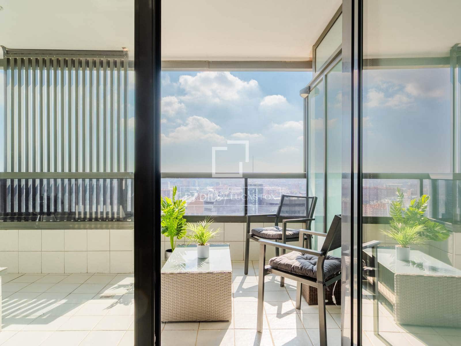 3 slaapkamer Appartement te huur in Valencia stad met zwembad garage - € 3.500 (Ref: 10172917)