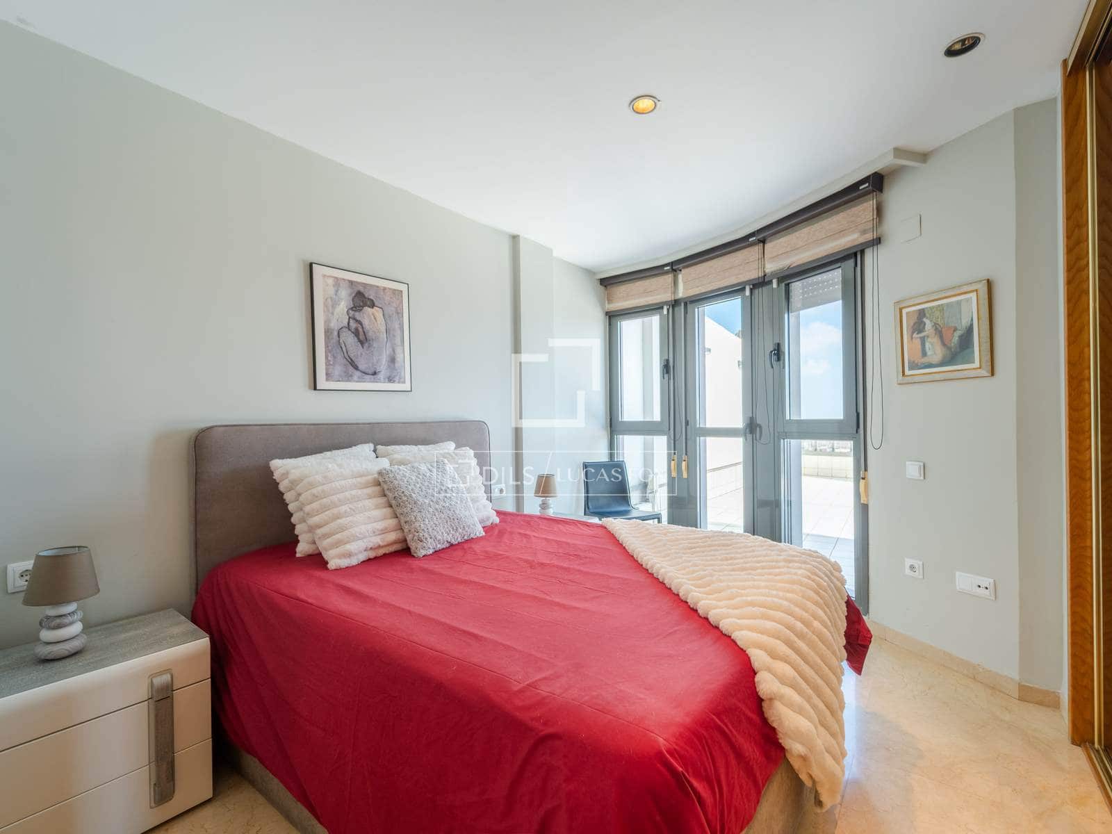 3 slaapkamer Appartement te huur in Valencia stad met zwembad garage - € 3.500 (Ref: 10172917)