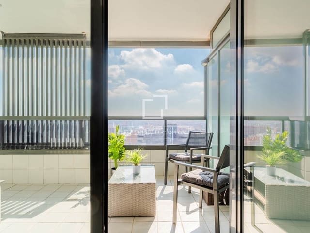 3 slaapkamer Appartement te huur in Valencia stad met zwembad garage - € 3.500 (Ref: 10172917)