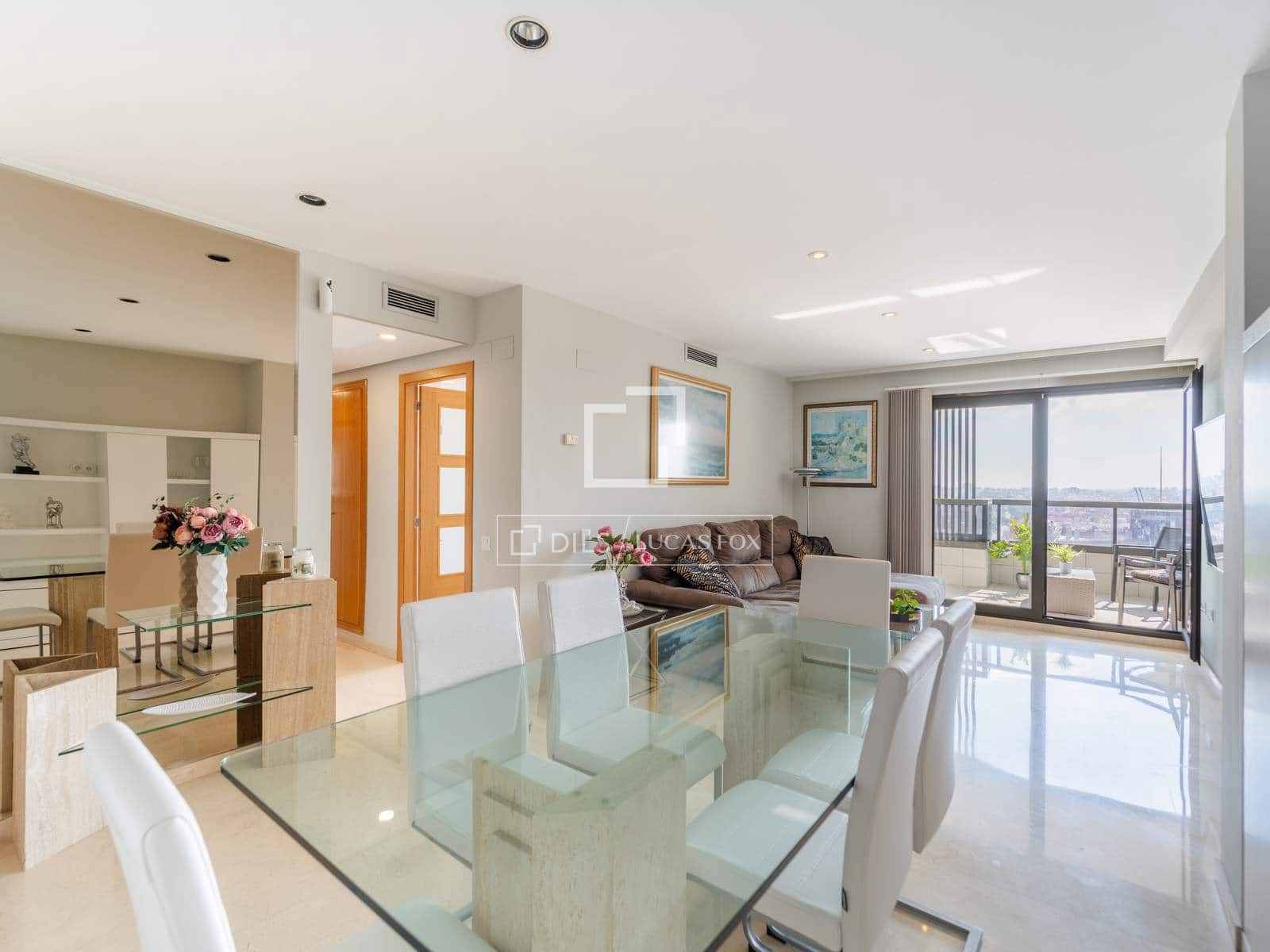 3 slaapkamer Appartement te huur in Valencia stad met zwembad garage - € 3.500 (Ref: 10172917)