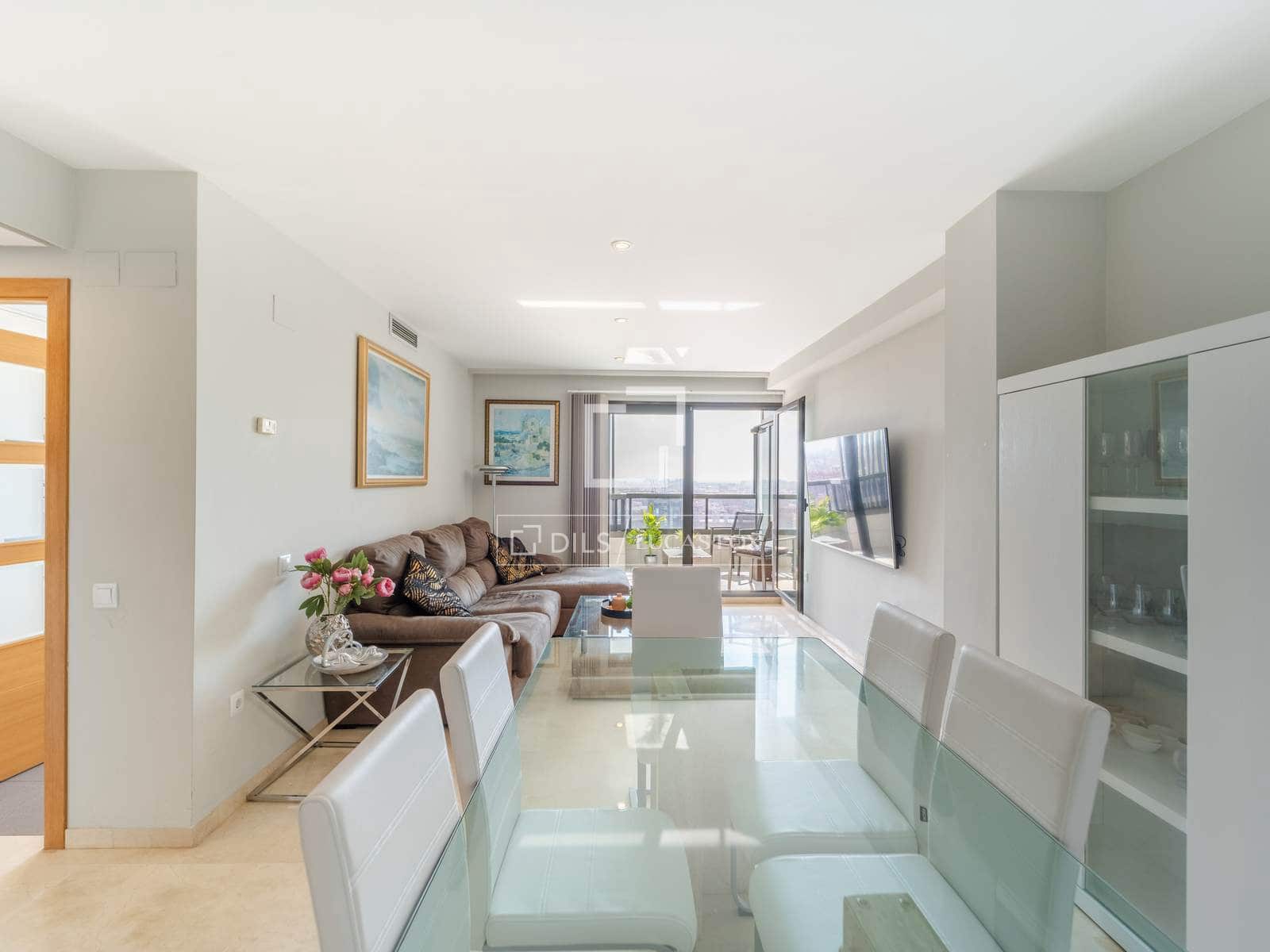 3 slaapkamer Appartement te huur in Valencia stad met zwembad garage - € 3.500 (Ref: 10172917)