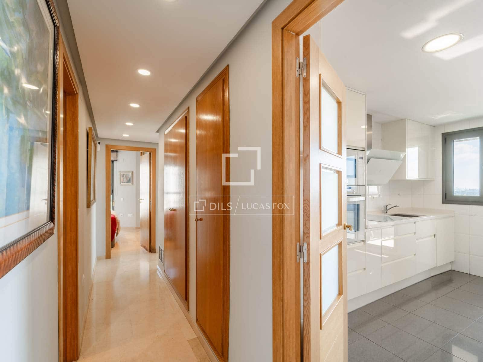 3 slaapkamer Appartement te huur in Valencia stad met zwembad garage - € 3.500 (Ref: 10172917)