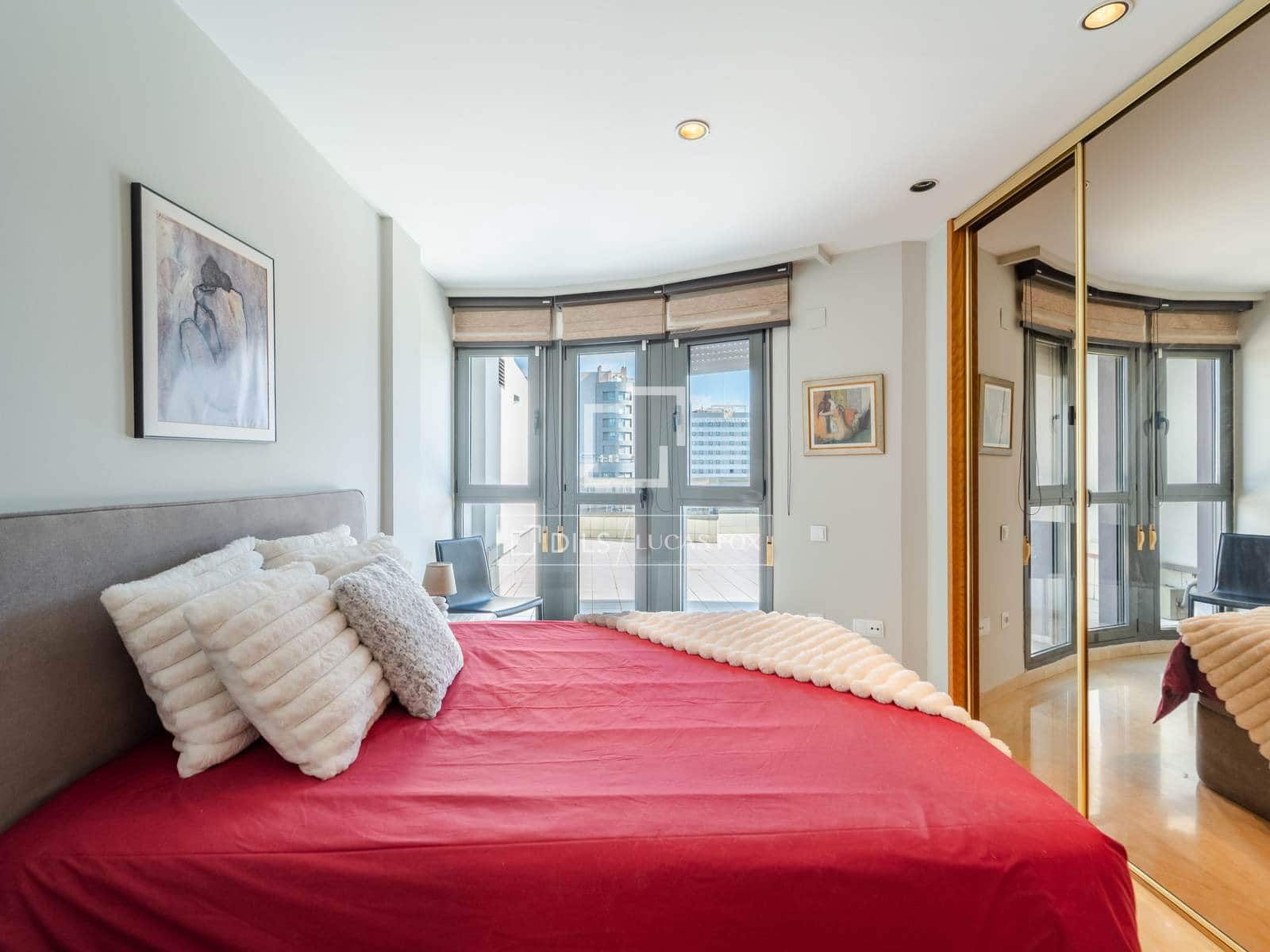 3 slaapkamer Appartement te huur in Valencia stad met zwembad garage - € 3.500 (Ref: 10172917)