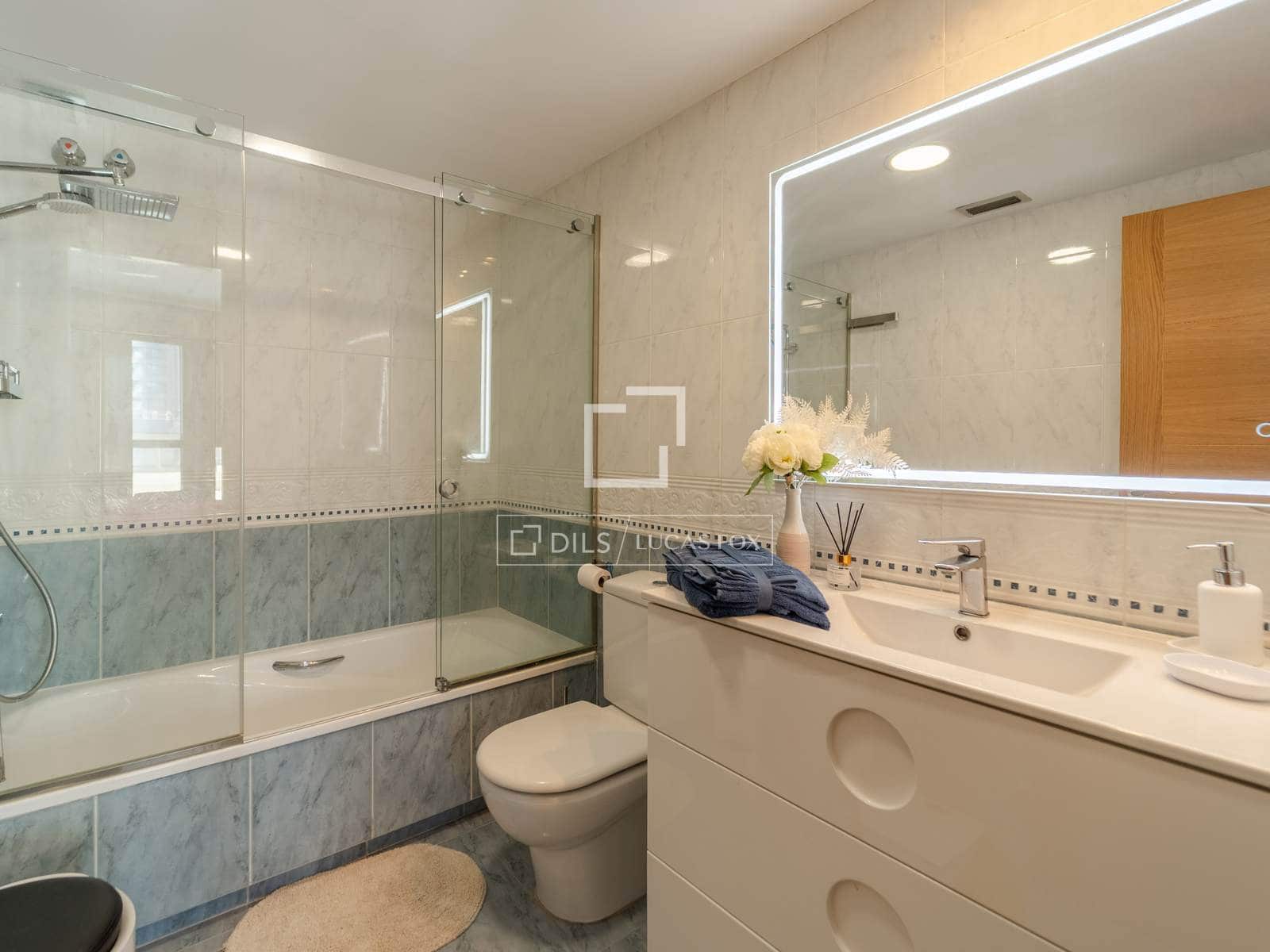 3 slaapkamer Appartement te huur in Valencia stad met zwembad garage - € 3.500 (Ref: 10172917)