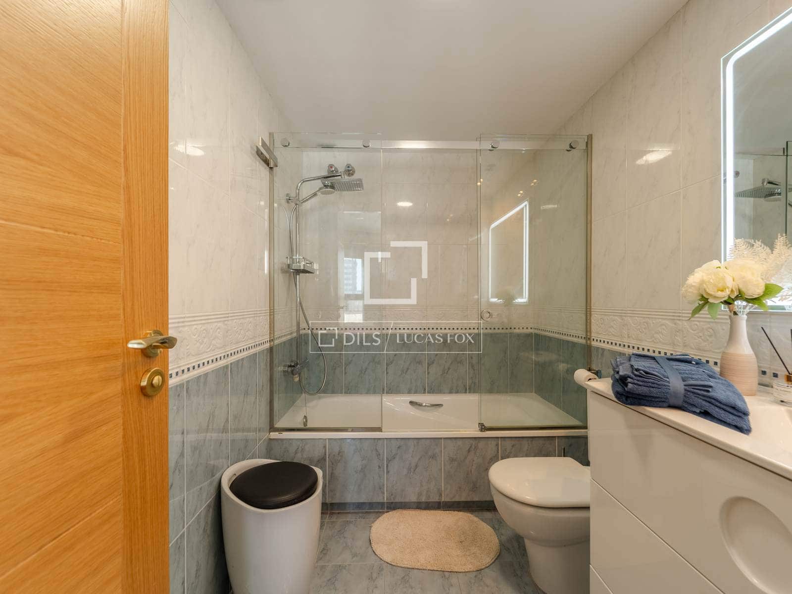 3 slaapkamer Appartement te huur in Valencia stad met zwembad garage - € 3.500 (Ref: 10172917)