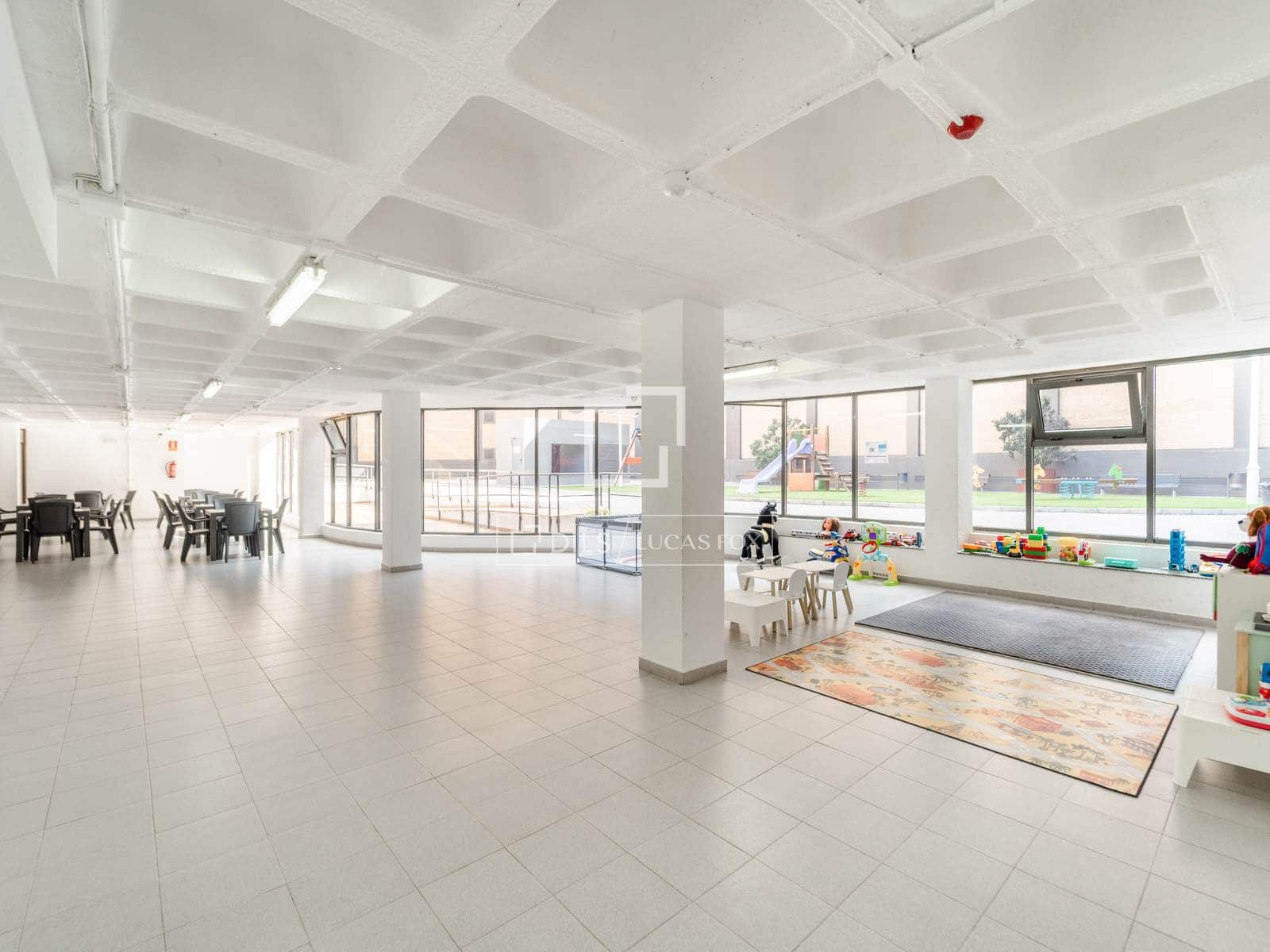 3 slaapkamer Appartement te huur in Valencia stad met zwembad garage - € 3.500 (Ref: 10172917)