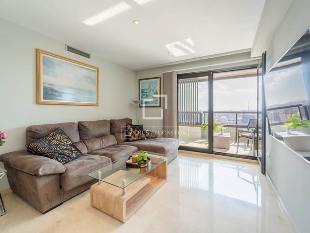 3 slaapkamer Appartement te huur in Valencia stad met zwembad garage - € 3.500 (Ref: 10172917)