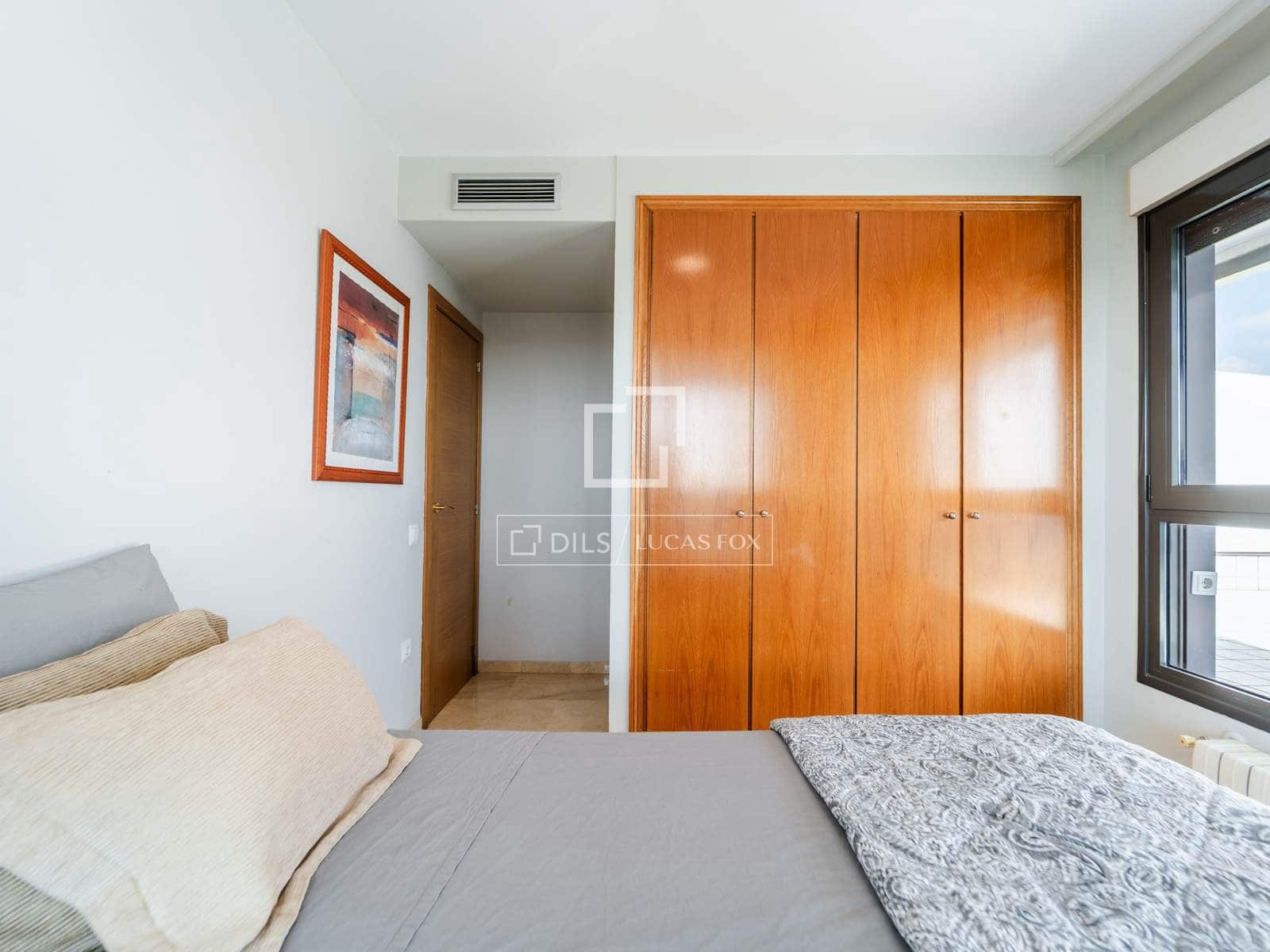 3 slaapkamer Appartement te huur in Valencia stad met zwembad garage - € 3.500 (Ref: 10172917)