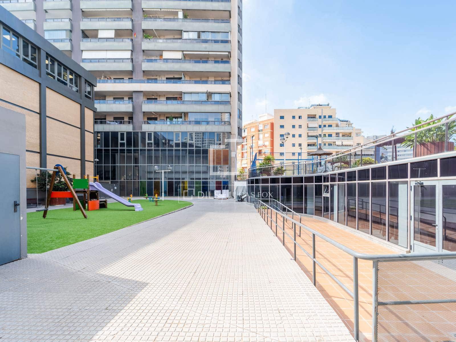 3 slaapkamer Appartement te huur in Valencia stad met zwembad garage - € 3.500 (Ref: 10172917)
