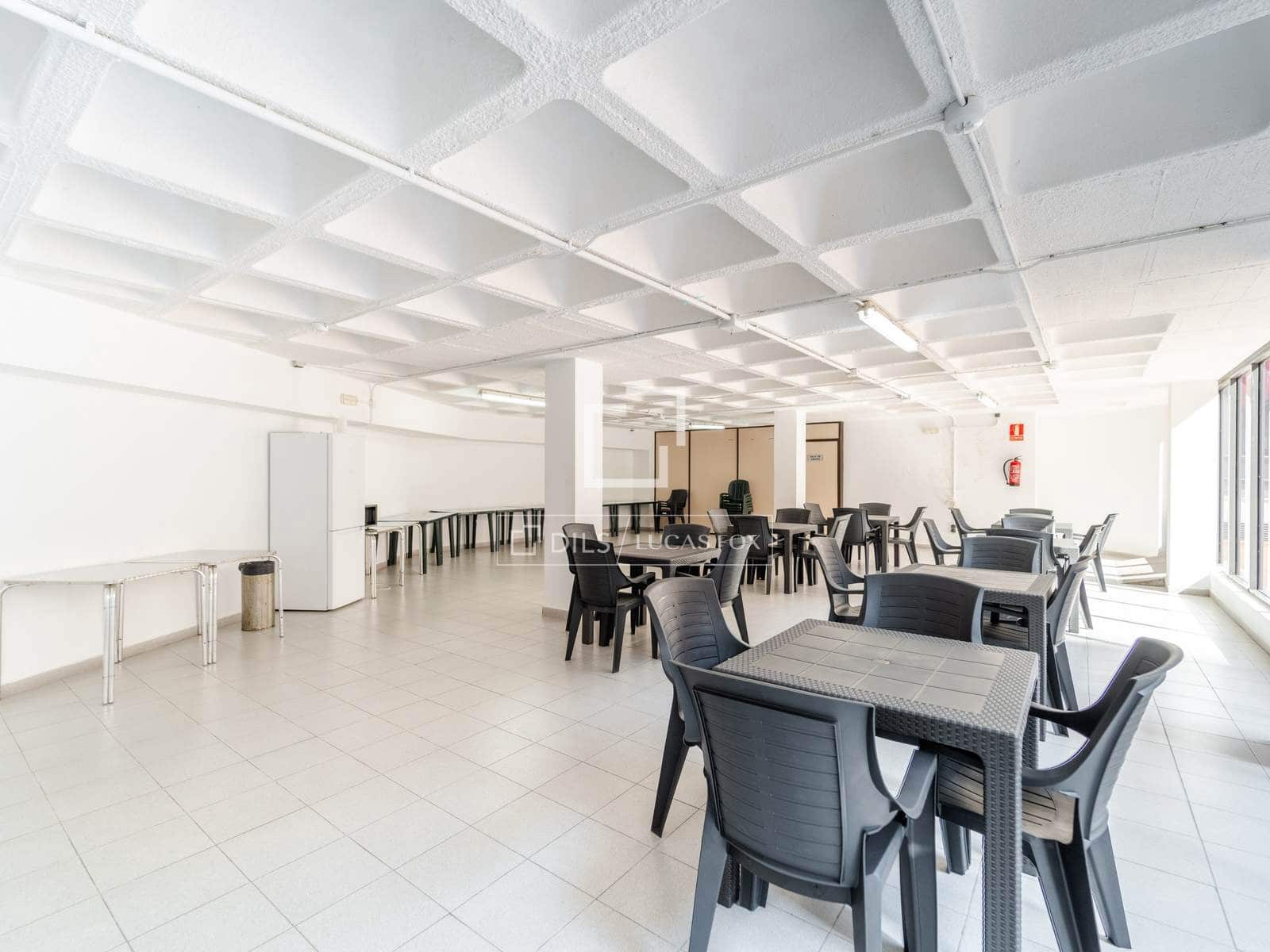 3 slaapkamer Appartement te huur in Valencia stad met zwembad garage - € 3.500 (Ref: 10172917)