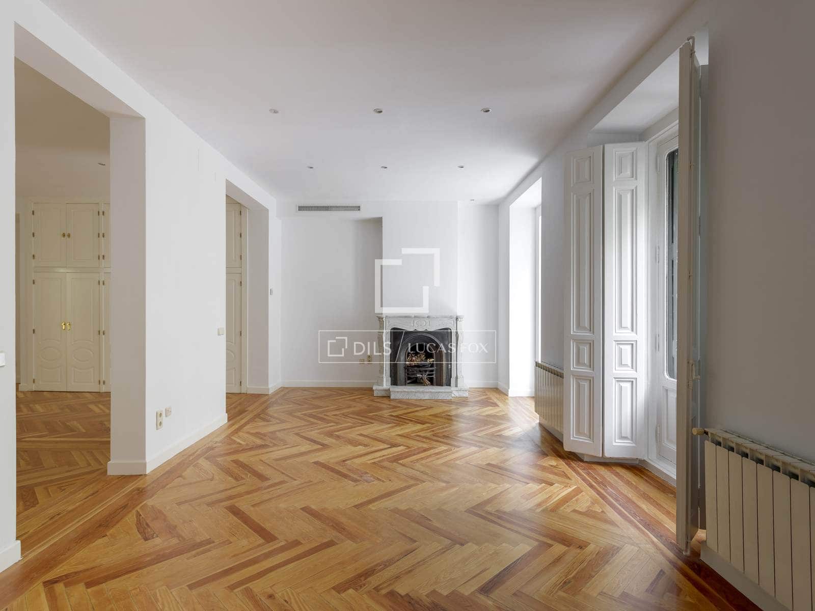 3 quarto Apartamento para arrendar em Madrid cidade - 5 000 € (Ref: 10175452)
