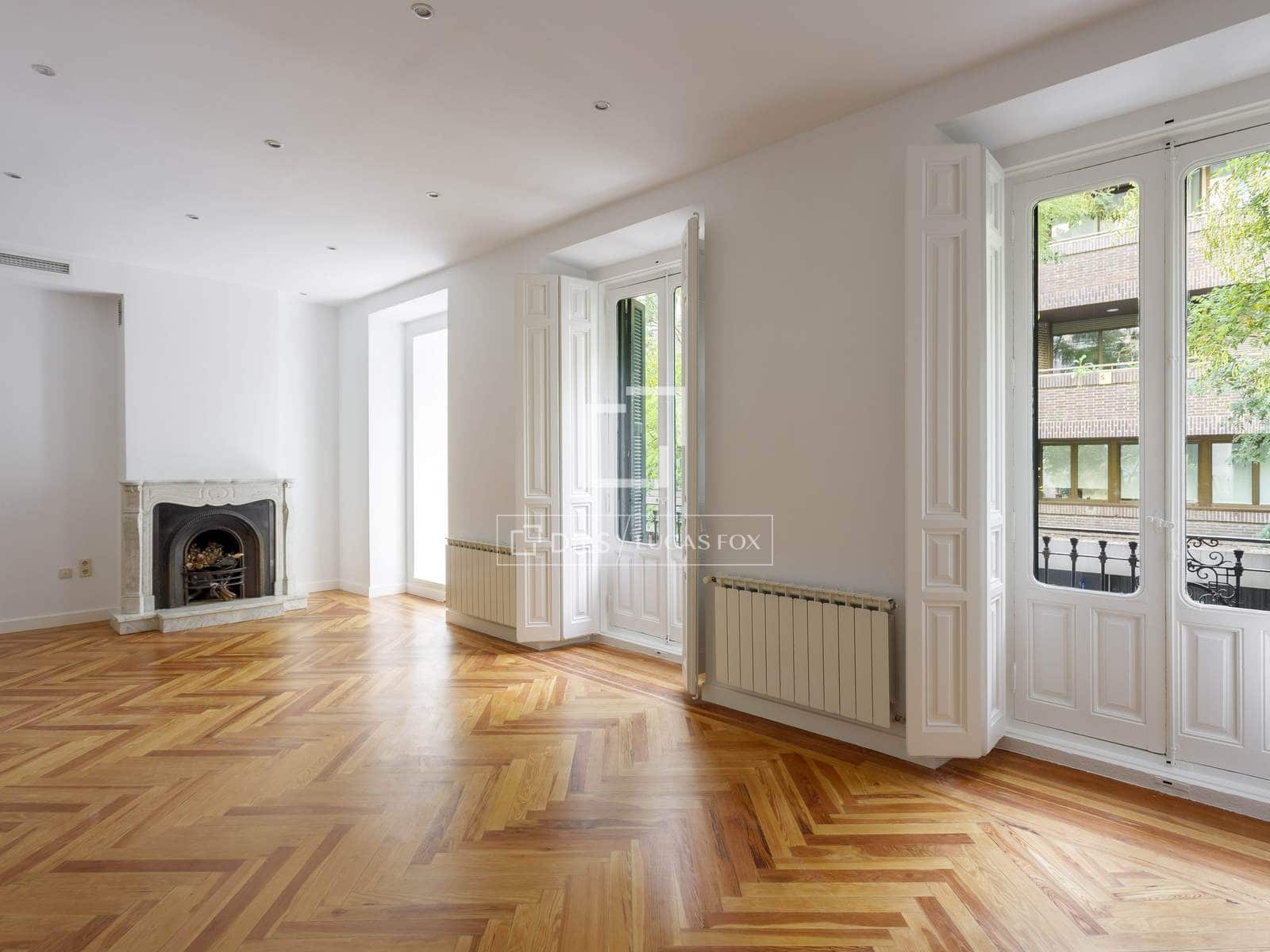 3 quarto Apartamento para arrendar em Madrid cidade - 5 000 € (Ref: 10175452)