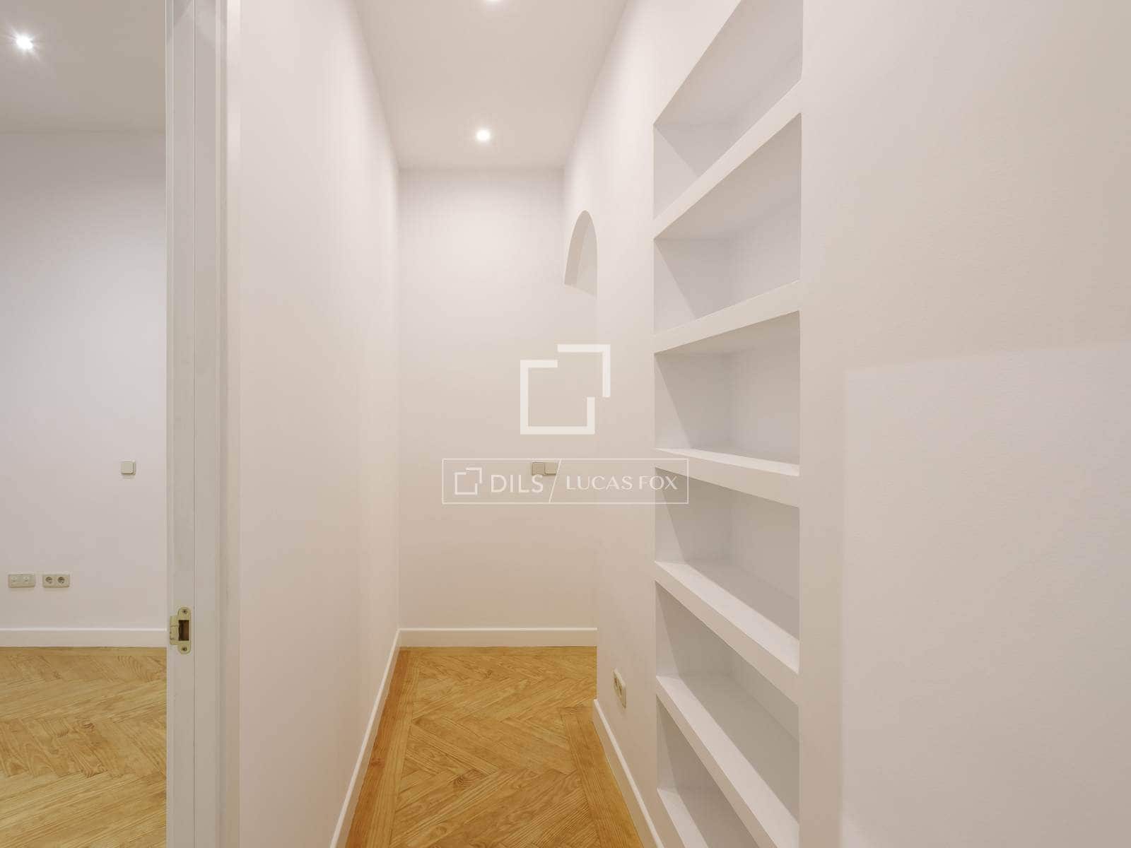 3 quarto Apartamento para arrendar em Madrid cidade - 5 000 € (Ref: 10175452)